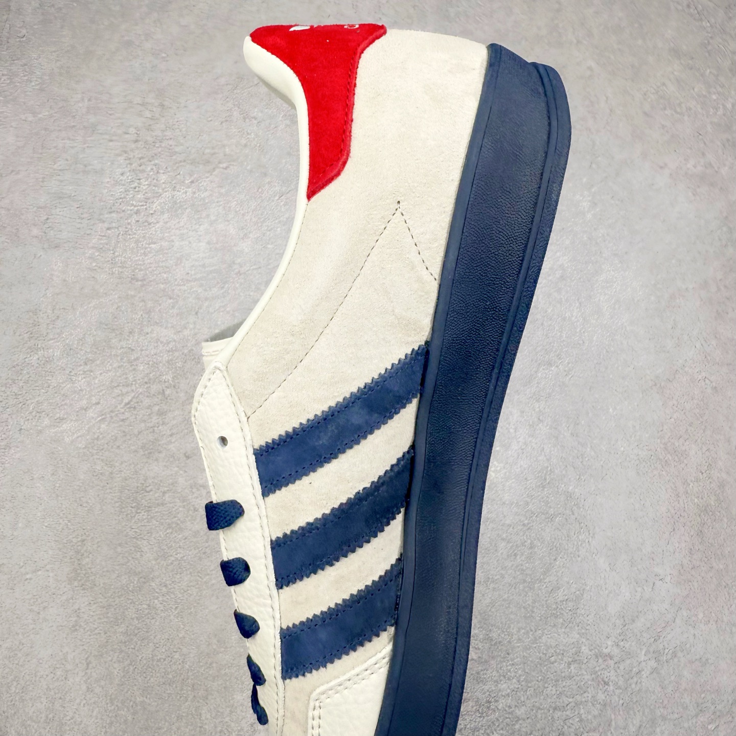 图片[7]-＃C2 AD Gazelle Indoor Trainers 羚羊内训系列低帮复古百搭休闲运动德训风板鞋 SC9207-725 90年代经典的复刻版！自60年代以足球训练鞋面世以来,Gazelle就以其经典设计席卷全球。1991年版本的复刻,再造经典Gazelle。采用皮革打造,搭配浊色细节,让这款经典更加简约。尺码：36 36⅔ 37⅓ 38 38⅔ 39⅓ 40 40⅔ 41⅓ 42 42⅔ 43⅓ 44⅓ 44⅔ 45-选品中心