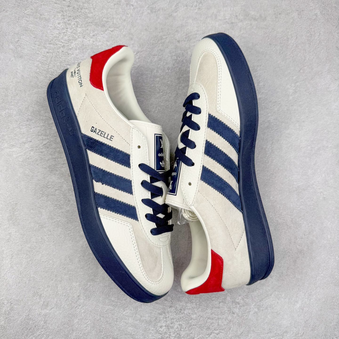 图片[3]-＃C2 AD Gazelle Indoor Trainers 羚羊内训系列低帮复古百搭休闲运动德训风板鞋 SC9207-725 90年代经典的复刻版！自60年代以足球训练鞋面世以来,Gazelle就以其经典设计席卷全球。1991年版本的复刻,再造经典Gazelle。采用皮革打造,搭配浊色细节,让这款经典更加简约。尺码：36 36⅔ 37⅓ 38 38⅔ 39⅓ 40 40⅔ 41⅓ 42 42⅔ 43⅓ 44⅓ 44⅔ 45-选品中心