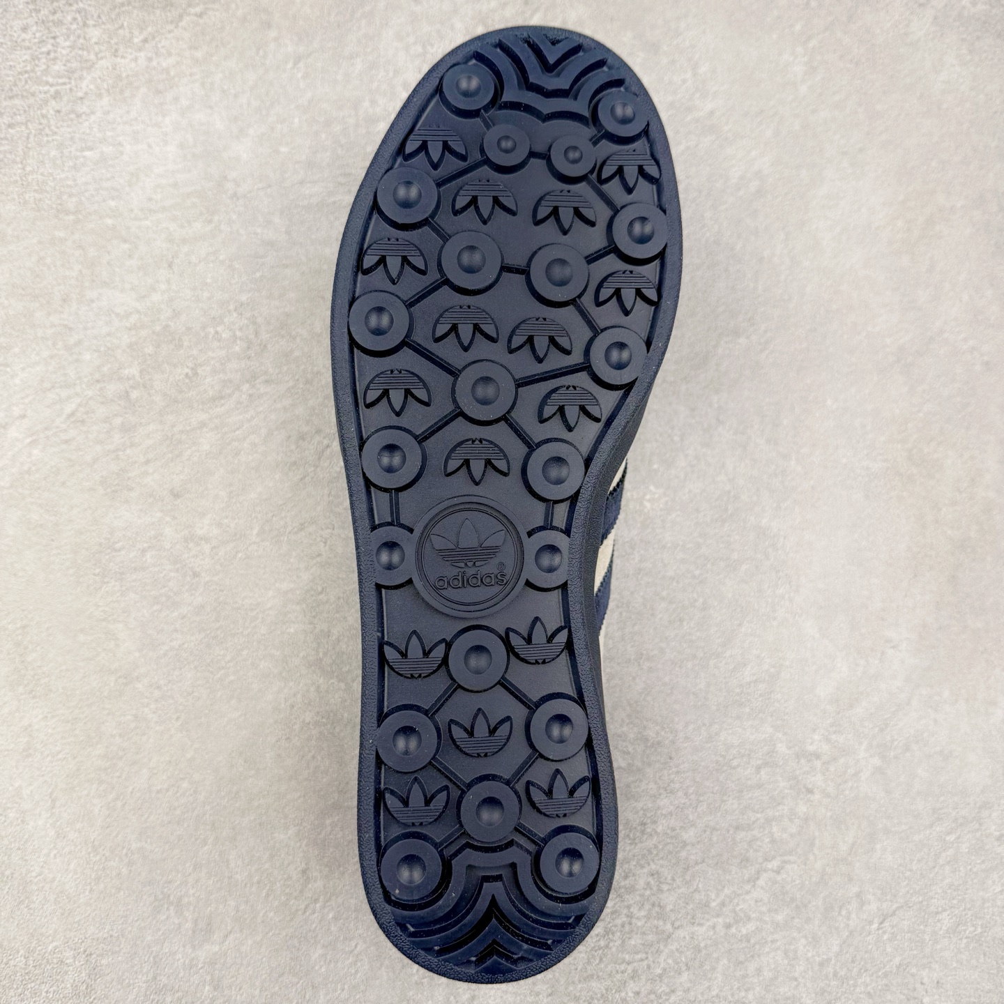 图片[9]-＃C2 AD Gazelle Indoor Trainers 羚羊内训系列低帮复古百搭休闲运动德训风板鞋 SC9207-725 90年代经典的复刻版！自60年代以足球训练鞋面世以来,Gazelle就以其经典设计席卷全球。1991年版本的复刻,再造经典Gazelle。采用皮革打造,搭配浊色细节,让这款经典更加简约。尺码：36 36⅔ 37⅓ 38 38⅔ 39⅓ 40 40⅔ 41⅓ 42 42⅔ 43⅓ 44⅓ 44⅔ 45-选品中心