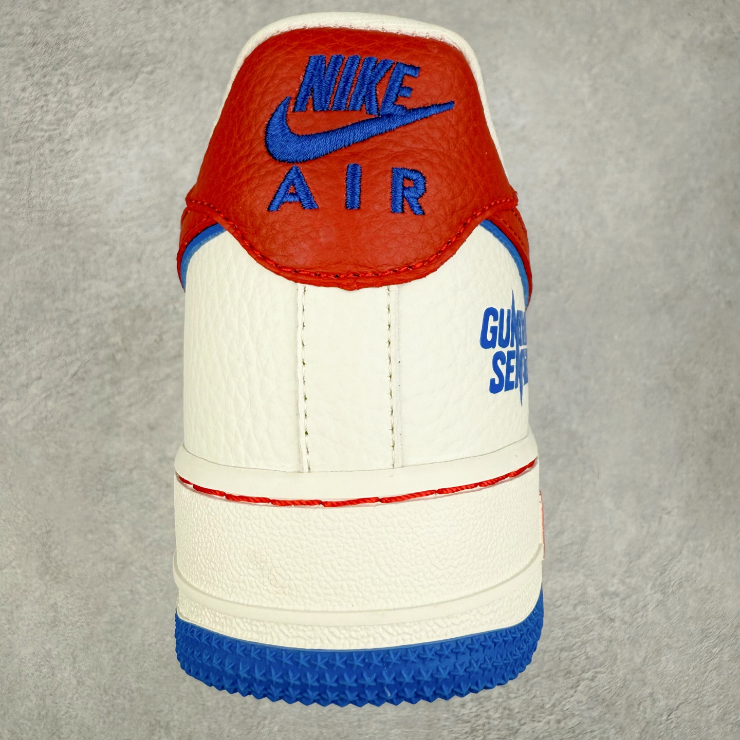 图片[8]-NK Air Force 1´07 Low 空军一号低帮百搭休闲运动板鞋 SC0601-565 柔软、弹性十足的缓震性能和出色的中底设计 横跨复古与现代的外型结合 造就出风靡全球 三十多年的Force 1 直到今天还深受青睐 实拍调校N版已经零色差零失真 百分百还原实物色彩所见即所得 不存在货不对板色差等低级问题 选购参考实物拍摄 不混卖不参货 只用心做好货严格选品 承诺混一赔十 尺码：36 36.5 37.5 38 38.5 39 40 40.5 41 42 42.5 43 44 44.5 45-选品中心