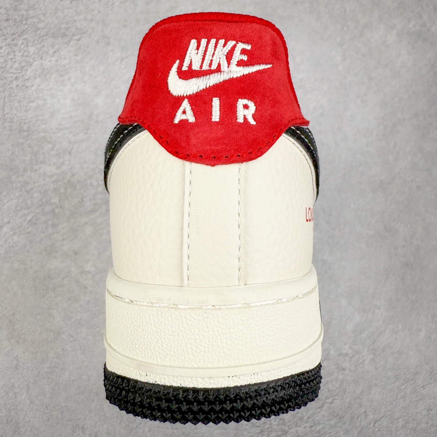 图片[8]-NK Air Force 1´07 Low 空军一号低帮百搭休闲运动板鞋 CS5288-022 柔软、弹性十足的缓震性能和出色的中底设计 横跨复古与现代的外型结合 造就出风靡全球 三十多年的Force 1 直到今天还深受青睐 实拍调校N版已经零色差零失真 百分百还原实物色彩所见即所得 不存在货不对板色差等低级问题 选购参考实物拍摄 不混卖不参货 只用心做好货严格选品 承诺混一赔十 尺码：36 36.5 37.5 38 38.5 39 40 40.5 41 42 42.5 43 44 44.5 45-选品中心