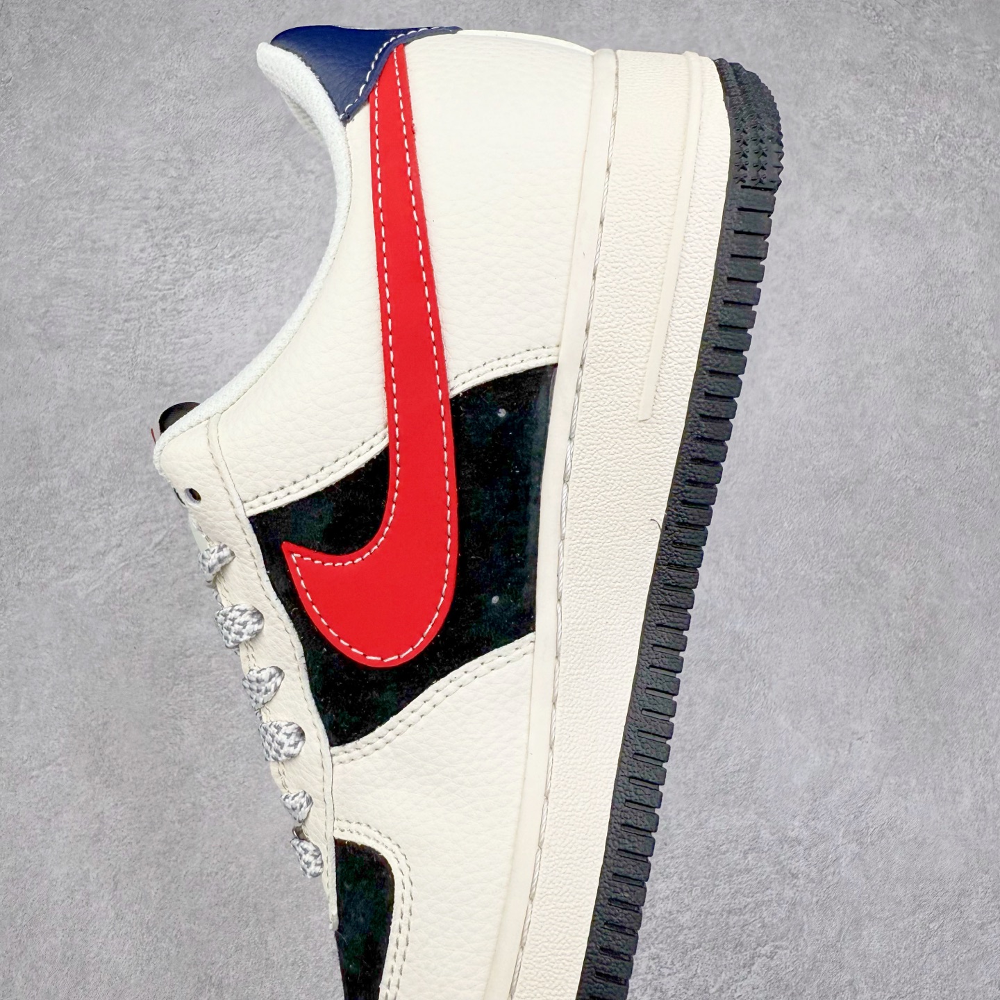 图片[7]-NK Air Force 1´07 Low 空军一号低帮百搭休闲运动板鞋 KK1988-091 柔软、弹性十足的缓震性能和出色的中底设计 横跨复古与现代的外型结合 造就出风靡全球 三十多年的Force 1 直到今天还深受青睐 实拍调校N版已经零色差零失真 百分百还原实物色彩所见即所得 不存在货不对板色差等低级问题 选购参考实物拍摄 不混卖不参货 只用心做好货严格选品 承诺混一赔十 尺码：36 36.5 37.5 38 38.5 39 40 40.5 41 42 42.5 43 44 44.5 45-选品中心