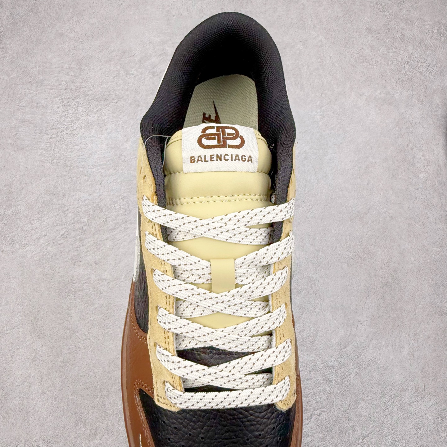 图片[5]-NK Dunk Low 定制配色 FX1588-313 大厂出品 极力推荐 原装头层材料 独家版型蒸餾加工帶來的是更好的视觉和脚感体验大厂纯原品质出货 清洁度 电绣工艺 皮料切割干净无任何毛边 细节完美 实拍调校N版已经零色差零失真 百分百还原实物色彩所见即所得 不存在货不对板色差等低级问题 选购参考实物拍摄 不混卖不参货 只用心做好货严格选品 承诺混一赔十 尺码：36 36.5 37.5 38 38.5 39 40 40.5 41 42 42.5 43 44 44.5 45-选品中心