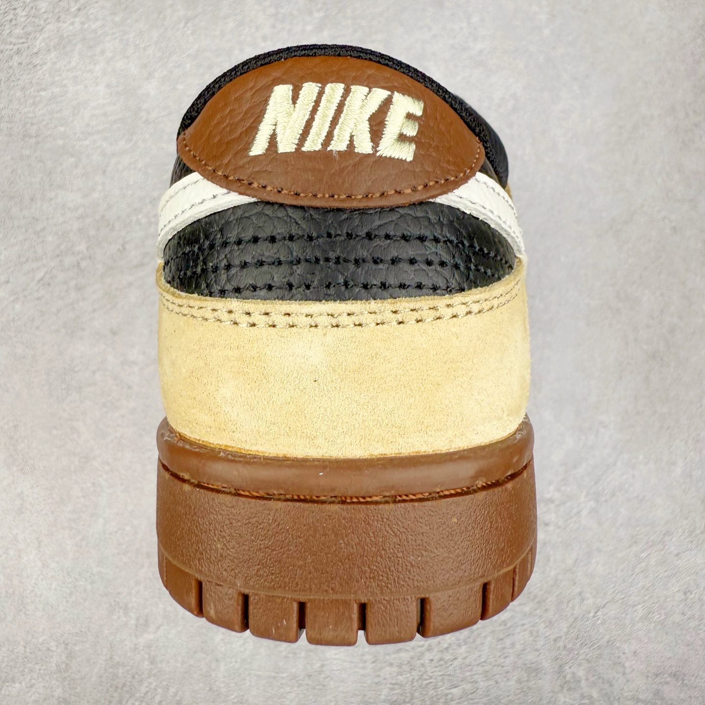 图片[8]-NK Dunk Low 定制配色 FX1588-313 大厂出品 极力推荐 原装头层材料 独家版型蒸餾加工帶來的是更好的视觉和脚感体验大厂纯原品质出货 清洁度 电绣工艺 皮料切割干净无任何毛边 细节完美 实拍调校N版已经零色差零失真 百分百还原实物色彩所见即所得 不存在货不对板色差等低级问题 选购参考实物拍摄 不混卖不参货 只用心做好货严格选品 承诺混一赔十 尺码：36 36.5 37.5 38 38.5 39 40 40.5 41 42 42.5 43 44 44.5 45-选品中心