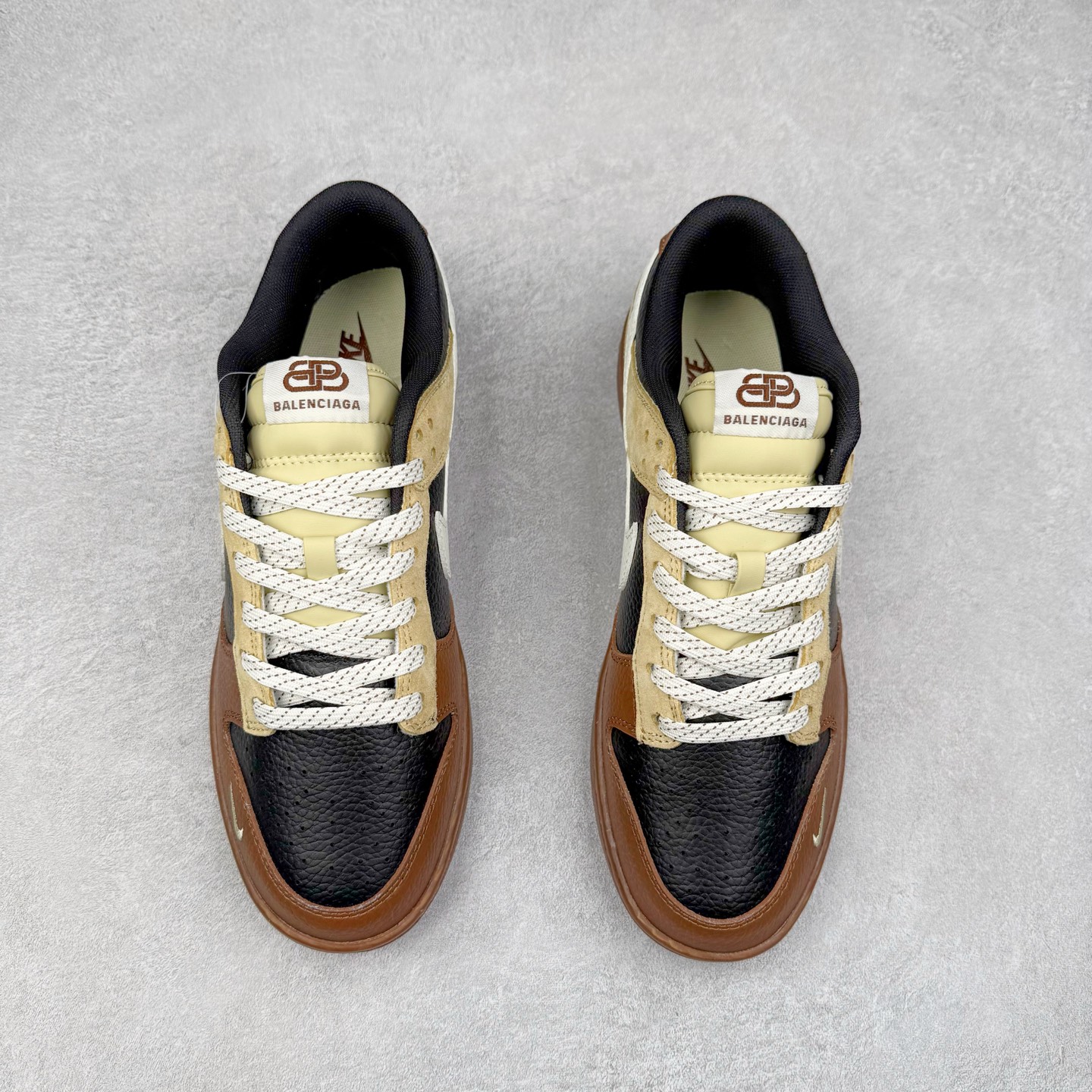 图片[2]-NK Dunk Low 定制配色 FX1588-313 大厂出品 极力推荐 原装头层材料 独家版型蒸餾加工帶來的是更好的视觉和脚感体验大厂纯原品质出货 清洁度 电绣工艺 皮料切割干净无任何毛边 细节完美 实拍调校N版已经零色差零失真 百分百还原实物色彩所见即所得 不存在货不对板色差等低级问题 选购参考实物拍摄 不混卖不参货 只用心做好货严格选品 承诺混一赔十 尺码：36 36.5 37.5 38 38.5 39 40 40.5 41 42 42.5 43 44 44.5 45-选品中心