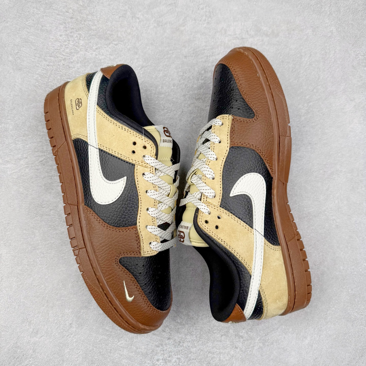 图片[3]-NK Dunk Low 定制配色 FX1588-313 大厂出品 极力推荐 原装头层材料 独家版型蒸餾加工帶來的是更好的视觉和脚感体验大厂纯原品质出货 清洁度 电绣工艺 皮料切割干净无任何毛边 细节完美 实拍调校N版已经零色差零失真 百分百还原实物色彩所见即所得 不存在货不对板色差等低级问题 选购参考实物拍摄 不混卖不参货 只用心做好货严格选品 承诺混一赔十 尺码：36 36.5 37.5 38 38.5 39 40 40.5 41 42 42.5 43 44 44.5 45-选品中心