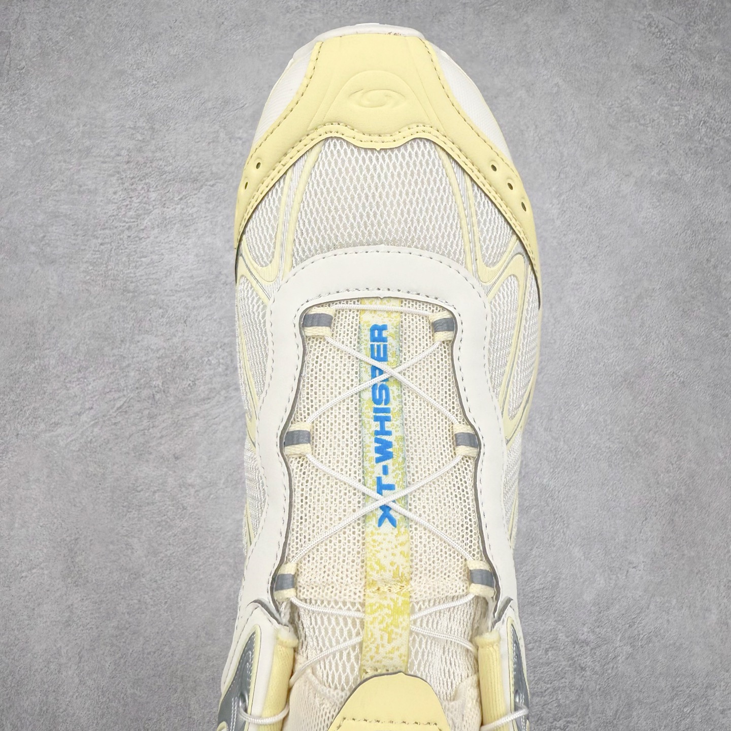 图片[4]-＃HP SALOMON XT-WHISPER 萨洛蒙圆头防滑耐磨低帮休闲越野训练城市通勤跑步鞋 男女同款 浅棕色 纯原外贸平台特供订单 耗时半年巨作 全套原纸板楦头开发 原厂特供网布配套加持 确保原汁原味 完美呈现版型 原档数据独家私模五层组合大底 男女鞋同步官方开发至46.5 原装Ortholite轻量化鞋垫 中底布带钢印编号 原厂TPU锁扣 进口港宝加持 后跟自然饱满 还原公司包裹性 鞋面以“锯齿”状的包裹系统呈现 在基色底之下加入了各种色点缀 将公司的最新技术和时尚前卫的造型融入耐用的长跑款式中 鞋面由 TPU 薄膜制成 并焊接在高耐磨网眼上 使其既时尚又坚固 由 ACS底盘支撑 可增强稳定性和支撑力 以及由橡胶凸耳 Contragrip外底覆盖的 EVA 缓冲中底 旨在应对崎岖的地形 鞋舌上的彩色Salomon 标签、Quicklace 系统以及鞋头、鞋舌和鞋跟上的附加品牌使细节更加完美 让穿着者可以轻松驾驭户外与通勤下的任何运动生活场景 无缝鞋身户外随意纵横 颜值与脚感兼备 出街通勤 绝对非常吸睛 你值得拥有 尺码：36 36.5 37.5 38 38.5 39 40 40.5 41 42 42.5 43 44 44.5 45 46 46.5 注意：偏小1码-选品中心