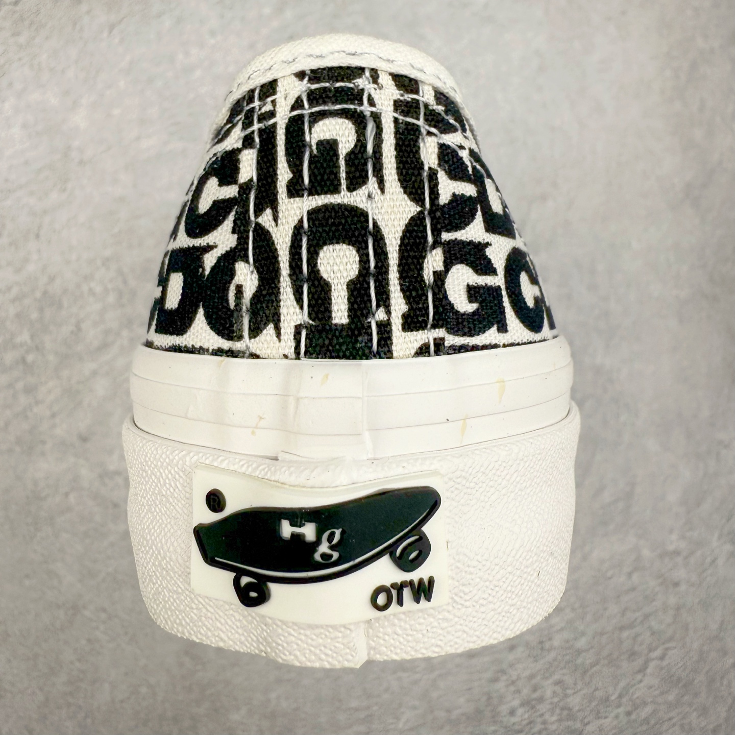 图片[8]-CDG x Vans Authentic 44 2025官方新款 OTW高端支线 川久保玲联名限定 休闲硫化板鞋 原鞋开发 公司同源整套流水线 满印黑白logo涂鸦 升级Sola Foam缓震可抽卸鞋垫 舒适度翻倍 质感拉满 防滑硫化底耐磨抗造 货号：VN000EEUUY6 尺码：35 36 36.5 37 38 38.5 39 40.5 41 42 42.5 43 44 44.5 45-选品中心