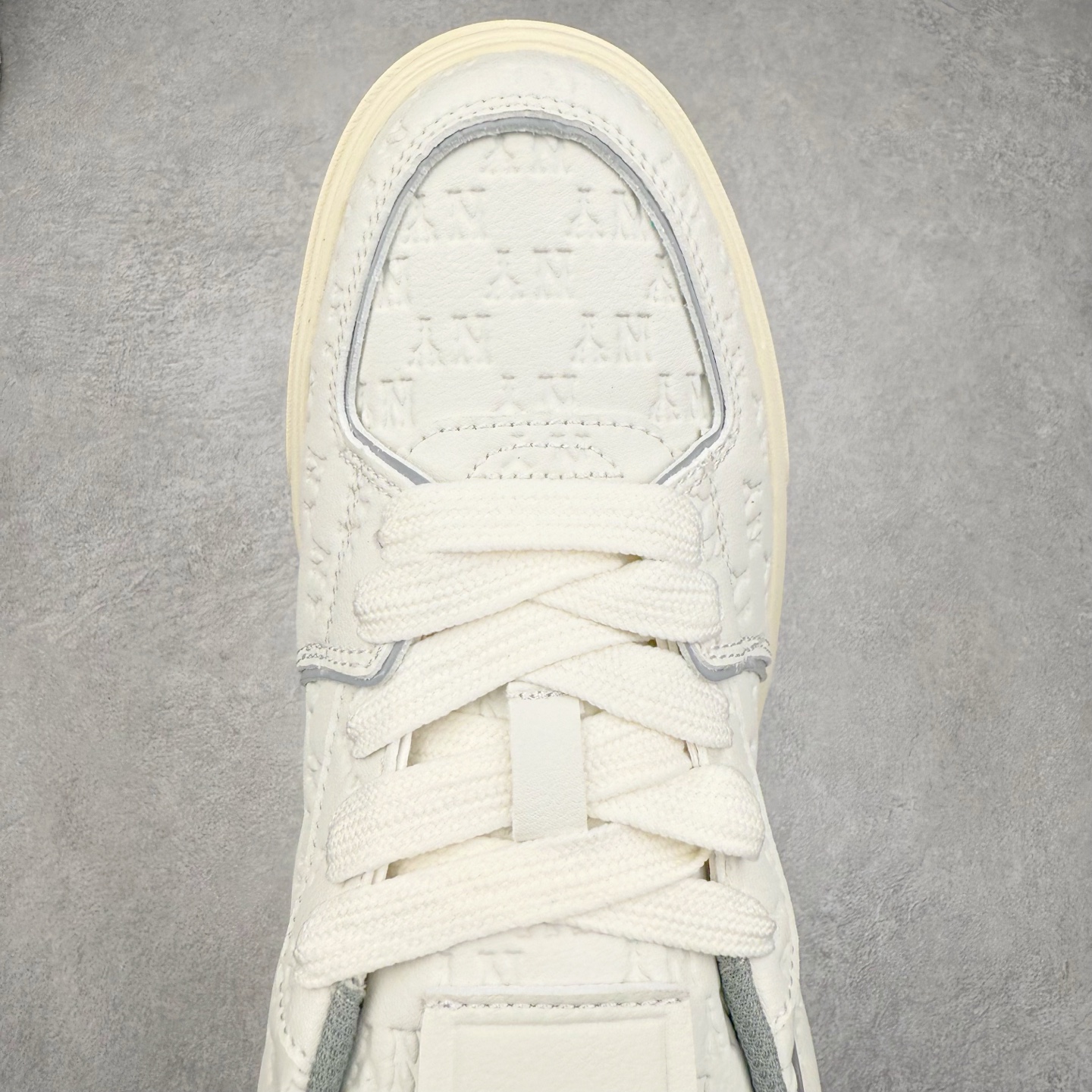 图片[4]-MLB Chunky Liner Basic 复古印花学长鞋系列低帮轻量增高厚底百搭休闲运动慢跑鞋板鞋 Korea韩国联名NY美国榄球纽约洋基队限定 韩国代购专供 全套原楦原纸板原厂数据开发 正确中底拉帮中底网布细节 平台代购专供 左脚内置芯片 韩国代购吊牌标贴 独家一比一RB+MD组合大底 高频后跟小人Logo精准对位立体饱满 正确网布加超迁鞋面 转印中底走线紧密 转印Logo工艺表层防刮不掉色 尺码：35 36 36.5 37.5 38 38.5 39 40 40.5 41 42 42.5 43 44 45-选品中心