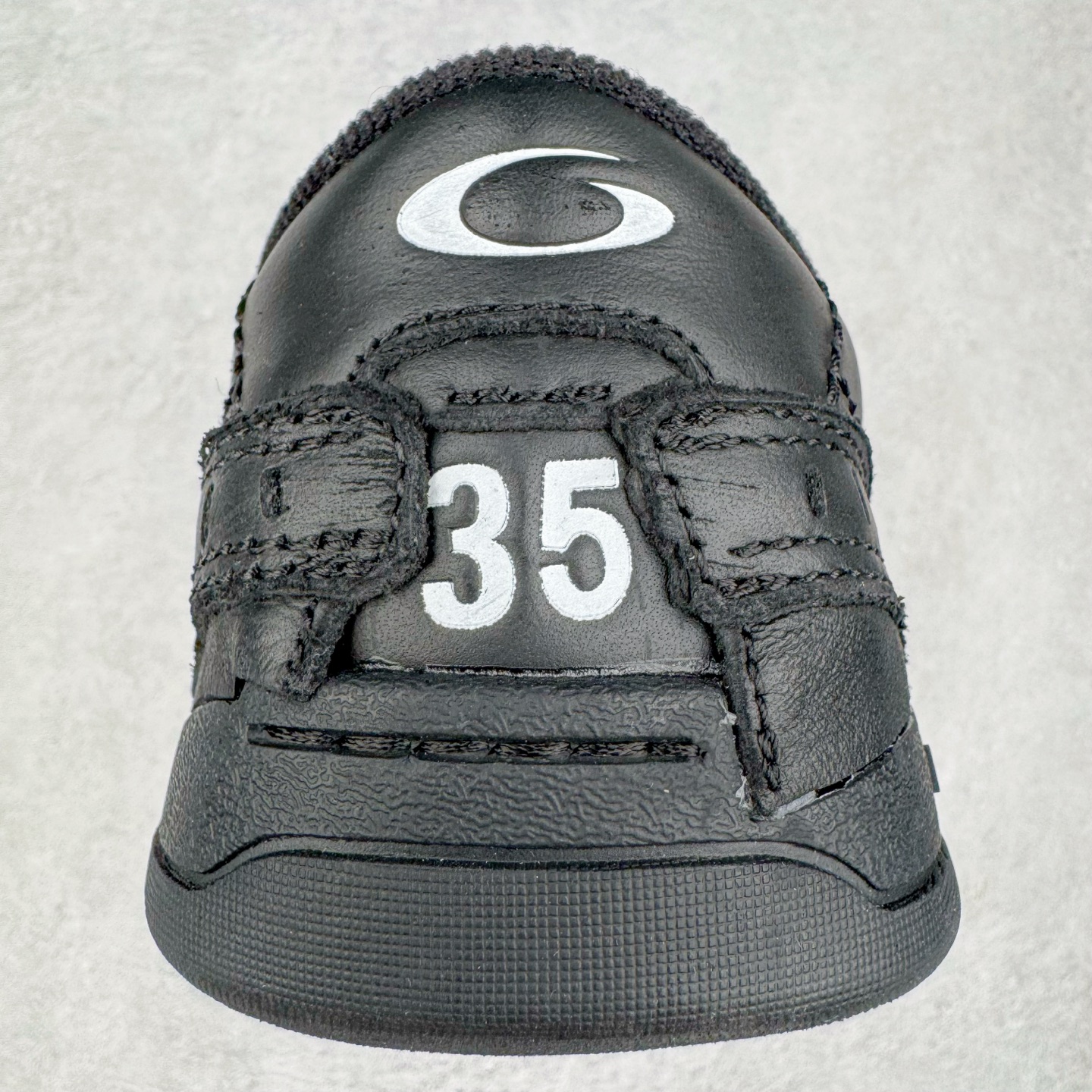 图片[8]-＃VG零售版 Balenciaga Hamptons Worn-Out 巴黎世家涤纶（聚酯纤维）牛皮革 圆头系带 低帮 生活休闲鞋板鞋 全套原纸板楦头开发 最原汁原味的灵魂版型 全鞋荧光划线卡点 胶水把控整洁度追求极致完美 每一双都是工艺品 多重QC质检 超越公司货的品控标准 实实在在的免检产品 原盒原配 正确字体电绣 粗细、位置、大小正确 侧边TPU 透气孔匹配意产原版 正确分离大底 TPU软底 原版一致大底LOGO 立体感十足 原厂皮料水洗做旧 采购原厂网纱 偏大一码 尺码：35 36 37 38 39 40 41 42 43 44 45 46-选品中心