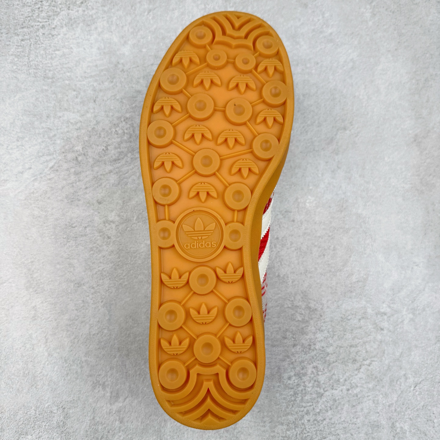 图片[9]-＃C2 AD Gazelle Indoor Trainers 羚羊内训系列低帮复古百搭休闲运动德训风板鞋 SC9207-734 90年代经典的复刻版！自60年代以足球训练鞋面世以来,Gazelle就以其经典设计席卷全球。1991年版本的复刻,再造经典Gazelle。采用皮革打造,搭配浊色细节,让这款经典更加简约。尺码：36 36⅔ 37⅓ 38 38⅔ 39⅓ 40 40⅔ 41⅓ 42 42⅔ 43⅓ 44⅓ 44⅔ 45-选品中心