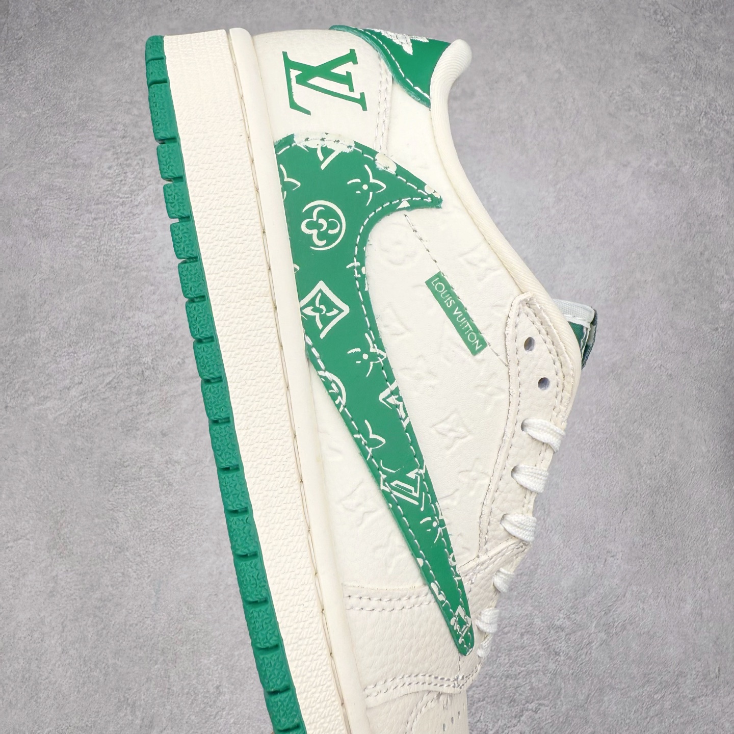 图片[6]-TS x Air Jordan AJ1 Low 倒钩低帮联名定制配色 XS2024-064 原厂内置气垫魔块 A模大底 头层小牛皮 鞋舌AJ原厂专用牛津布+AJ专用反口珍珠布+原厂无杂质高弹内里海棉+特殊封边弹力鞋带 实拍调校N版已经零色差零失真 百分百还原实物色彩所见即所得 不存在货不对板色差等低级问题 选购参考实物拍摄 不混卖不参货 只用心做好货严格选品 承诺混一赔十 尺码：36 36.5 37.5 38 38.5 39 40 40.5 41 42 42.5 43 44 44.5 45-选品中心