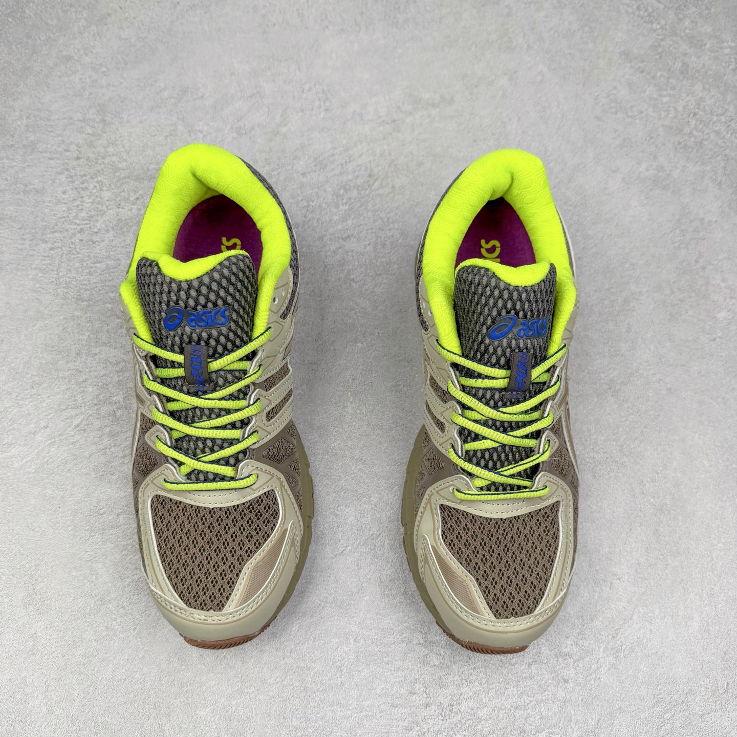 图片[2]-Asics Gel-kayano 20 亚瑟士舒适时尚低帮跑步鞋 GEL-KAYANO 20代问世于2013年以卓越的缓冲性能在长跑领域而闻名 该鞋款拥抱建筑美学 从建筑物和汽车中汲取设计灵感 富有科技感的外观造型 多功能性满足日常生活的使用需求 ASICS（亚瑟士）是日本实业家鬼冢喜八郎创立的跑鞋运动品牌，名字想法源自著名的拉丁谚语“AnimaSana In Corpore Sano”，意为“健全的精神寓于强健的体魄”。正如其名字的含义，ASICS亚瑟士一直坚信保持身体的健康与活力是打造健康快乐的生活方式的最佳途径。亚瑟士的跑鞋、篮球鞋等系列集专业与美貌于一身，拥有极高的热度。2016年，ASICS在“2016年日本最佳全球品牌”排行榜名列第17名。尺码：36 37 37.5 38 39 39.5 40 40.5 41.5 42 42.5 43.5 44 45-选品中心