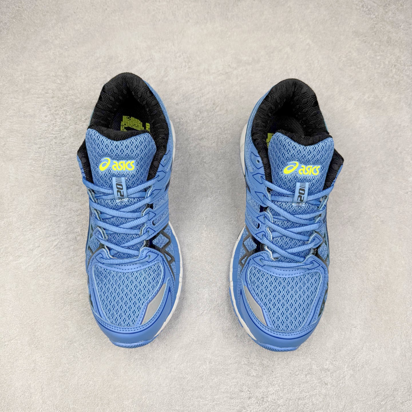 图片[2]-Asics Gel-kayano 20 亚瑟士舒适时尚低帮跑步鞋 GEL-KAYANO 20代问世于2013年以卓越的缓冲性能在长跑领域而闻名 该鞋款拥抱建筑美学 从建筑物和汽车中汲取设计灵感 富有科技感的外观造型 多功能性满足日常生活的使用需求 ASICS（亚瑟士）是日本实业家鬼冢喜八郎创立的跑鞋运动品牌，名字想法源自著名的拉丁谚语“AnimaSana In Corpore Sano”，意为“健全的精神寓于强健的体魄”。正如其名字的含义，ASICS亚瑟士一直坚信保持身体的健康与活力是打造健康快乐的生活方式的最佳途径。亚瑟士的跑鞋、篮球鞋等系列集专业与美貌于一身，拥有极高的热度。2016年，ASICS在“2016年日本最佳全球品牌”排行榜名列第17名。尺码：36 37 37.5 38 39 39.5 40 40.5 41.5 42 42.5 43.5 44 45-选品中心