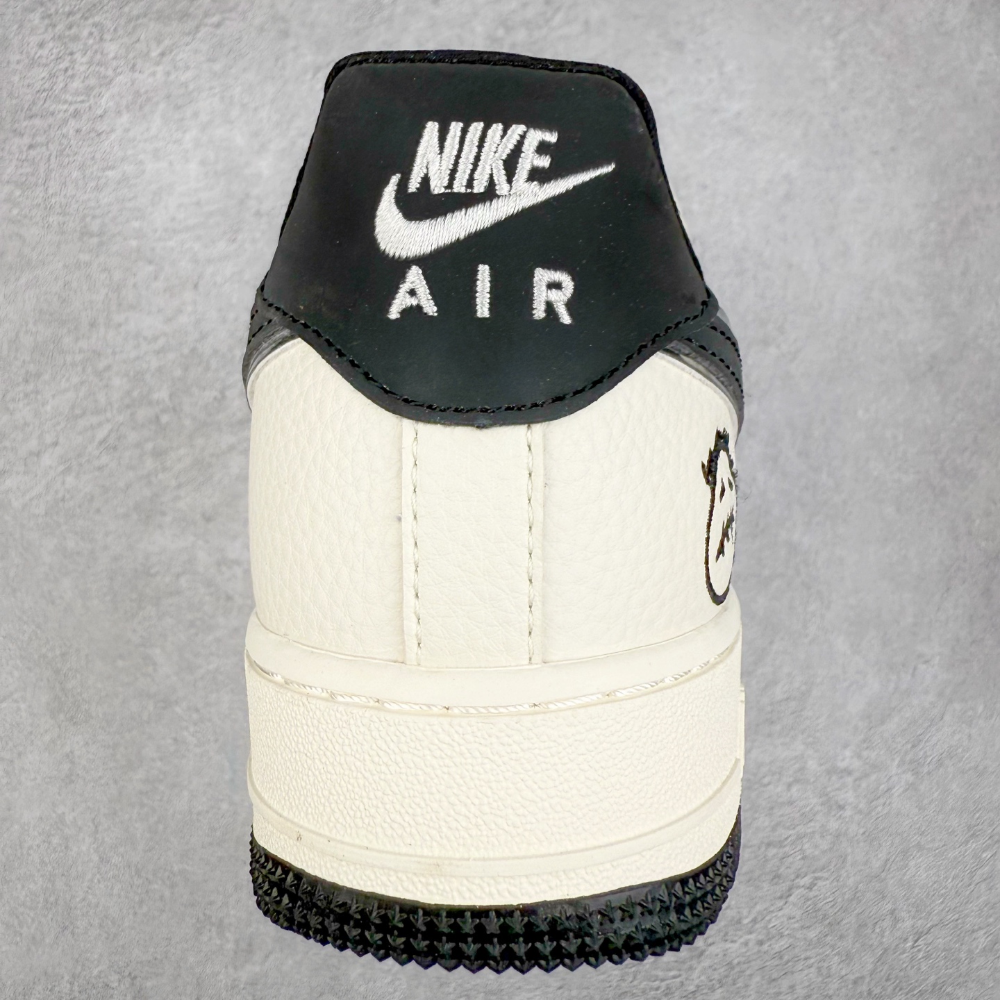 图片[8]-NK Air Force 1´07 Low 空军一号低帮百搭休闲运动板鞋 DF0188-072 柔软、弹性十足的缓震性能和出色的中底设计 横跨复古与现代的外型结合 造就出风靡全球 三十多年的Force 1 直到今天还深受青睐 实拍调校N版已经零色差零失真 百分百还原实物色彩所见即所得 不存在货不对板色差等低级问题 选购参考实物拍摄 不混卖不参货 只用心做好货严格选品 承诺混一赔十 尺码：36 36.5 37.5 38 38.5 39 40 40.5 41 42 42.5 43 44 44.5 45-选品中心