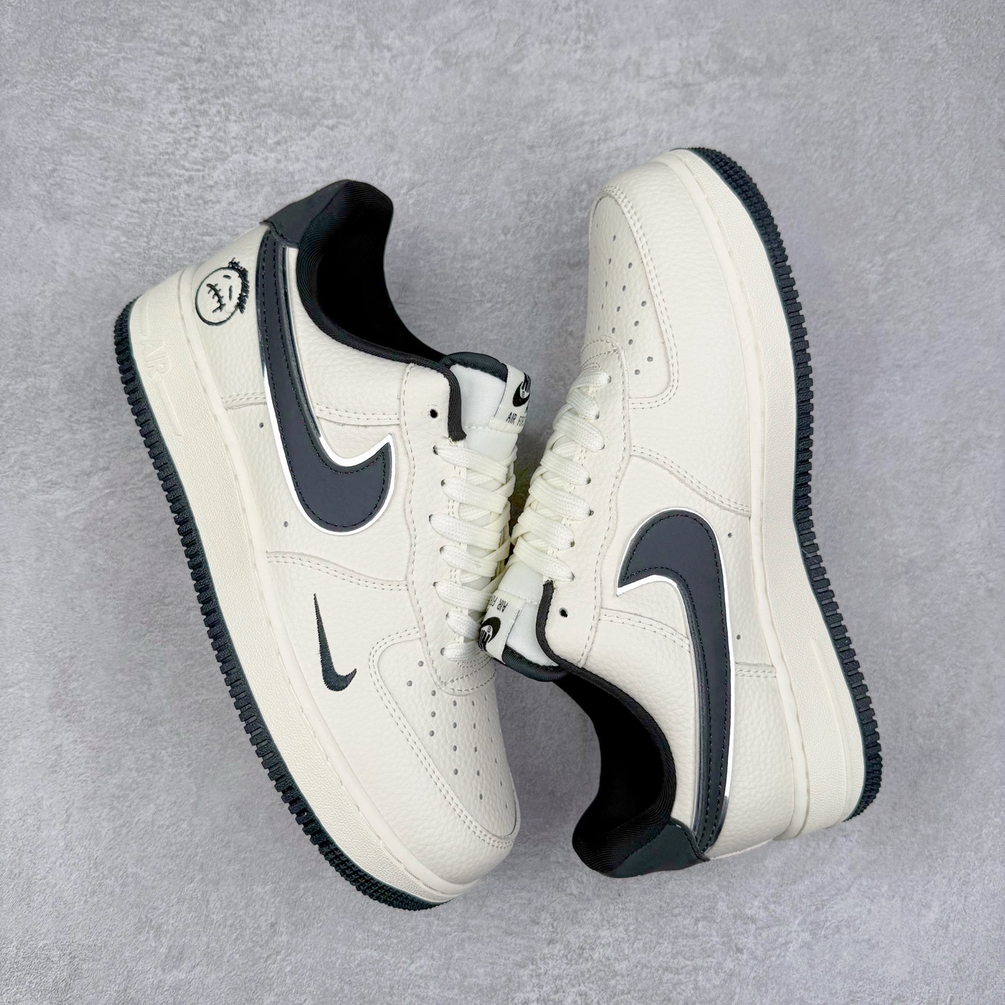 图片[3]-NK Air Force 1´07 Low 空军一号低帮百搭休闲运动板鞋 DF0188-072 柔软、弹性十足的缓震性能和出色的中底设计 横跨复古与现代的外型结合 造就出风靡全球 三十多年的Force 1 直到今天还深受青睐 实拍调校N版已经零色差零失真 百分百还原实物色彩所见即所得 不存在货不对板色差等低级问题 选购参考实物拍摄 不混卖不参货 只用心做好货严格选品 承诺混一赔十 尺码：36 36.5 37.5 38 38.5 39 40 40.5 41 42 42.5 43 44 44.5 45-选品中心