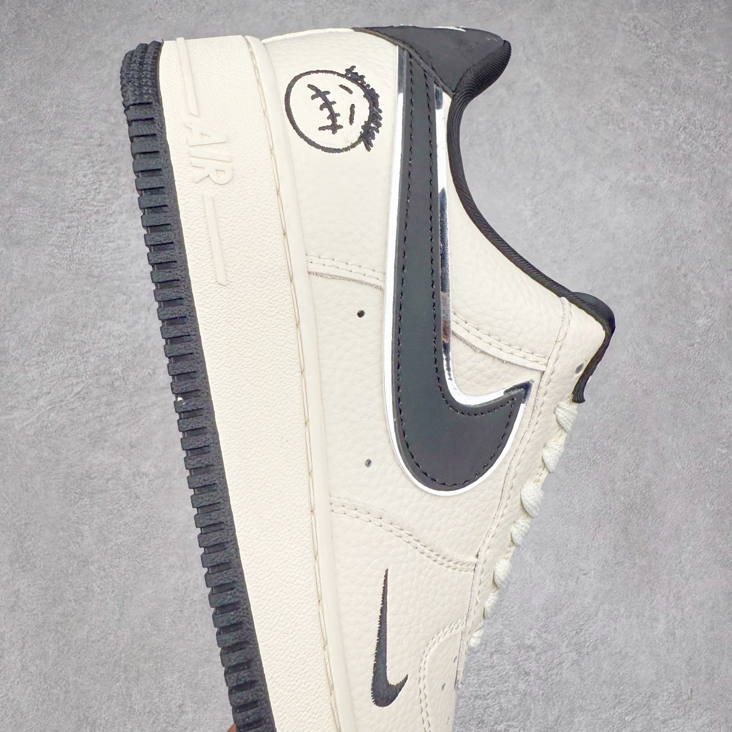 图片[6]-NK Air Force 1´07 Low 空军一号低帮百搭休闲运动板鞋 DF0188-072 柔软、弹性十足的缓震性能和出色的中底设计 横跨复古与现代的外型结合 造就出风靡全球 三十多年的Force 1 直到今天还深受青睐 实拍调校N版已经零色差零失真 百分百还原实物色彩所见即所得 不存在货不对板色差等低级问题 选购参考实物拍摄 不混卖不参货 只用心做好货严格选品 承诺混一赔十 尺码：36 36.5 37.5 38 38.5 39 40 40.5 41 42 42.5 43 44 44.5 45-选品中心