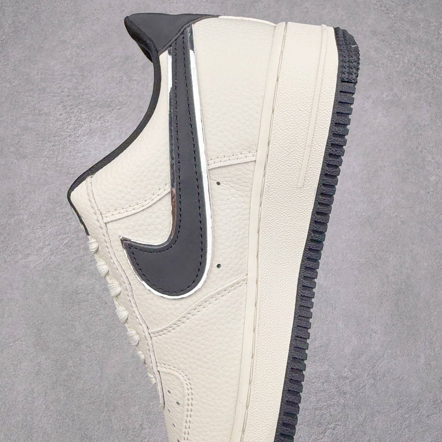 图片[7]-NK Air Force 1´07 Low 空军一号低帮百搭休闲运动板鞋 DF0188-072 柔软、弹性十足的缓震性能和出色的中底设计 横跨复古与现代的外型结合 造就出风靡全球 三十多年的Force 1 直到今天还深受青睐 实拍调校N版已经零色差零失真 百分百还原实物色彩所见即所得 不存在货不对板色差等低级问题 选购参考实物拍摄 不混卖不参货 只用心做好货严格选品 承诺混一赔十 尺码：36 36.5 37.5 38 38.5 39 40 40.5 41 42 42.5 43 44 44.5 45-选品中心