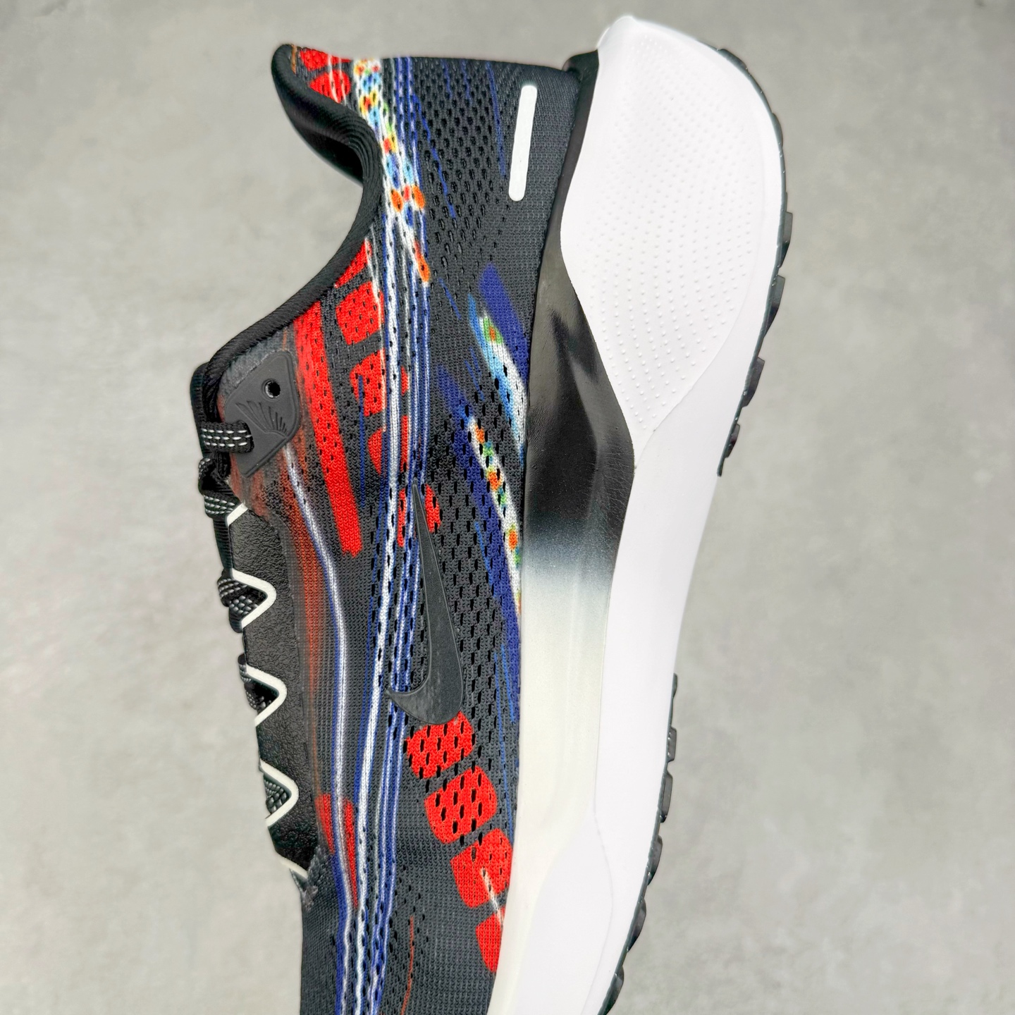 图片[7]-＃特价福利 NK Zoom Pegasus 飞马41代马拉松系列网面透气缓震疾速跑鞋 拥有 Zoom Air 一如既往的稳定感和流畅感 鞋面采用工程网眼设计 为特定高热区域营造出色透气性 进一步增加鞋面的穿孔数量 让足部能够快速散热 中足搭配 Flywire 飞线 在高速运动时营造舒适稳定的贴合感 内置Zoon气垫加持 动力十足 尺码：36 36.5 37.5 38 38.5 39 40 40.5 41 42 42.5 43 44 44.5 45-选品中心