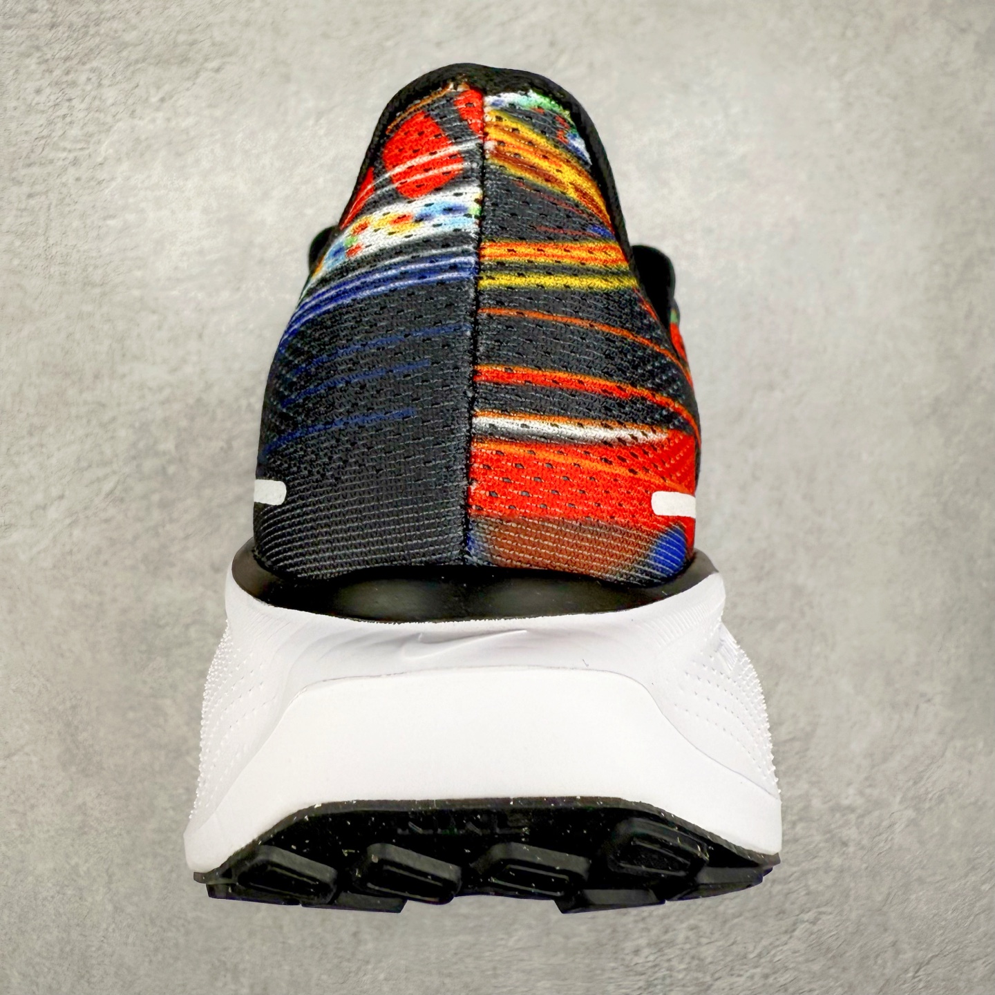 图片[8]-＃特价福利 NK Zoom Pegasus 飞马41代马拉松系列网面透气缓震疾速跑鞋 拥有 Zoom Air 一如既往的稳定感和流畅感 鞋面采用工程网眼设计 为特定高热区域营造出色透气性 进一步增加鞋面的穿孔数量 让足部能够快速散热 中足搭配 Flywire 飞线 在高速运动时营造舒适稳定的贴合感 内置Zoon气垫加持 动力十足 尺码：36 36.5 37.5 38 38.5 39 40 40.5 41 42 42.5 43 44 44.5 45-选品中心