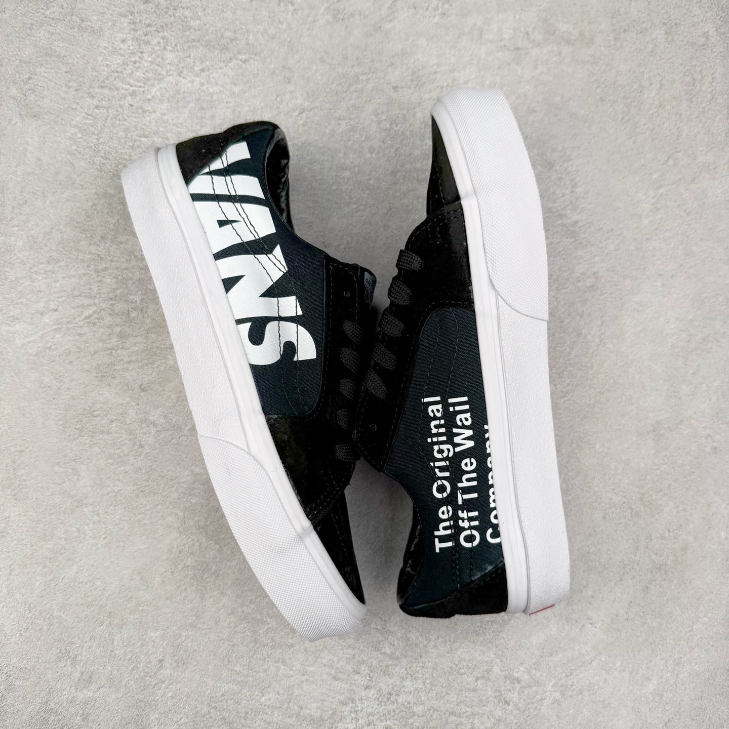 图片[3]-Vans Sk8-Low 黑白字母 范斯官方 防滑耐磨硫化帆布鞋 鞋面采用黑色帆布材质搭配VANS标志性Logo字母 极具辨识度 上脚百搭不出错 货号：VN0A5KXDY28 尺码：35 36 36.5 37 38 38.5 39 40 40.5 41 42 42.5 43 44-选品中心