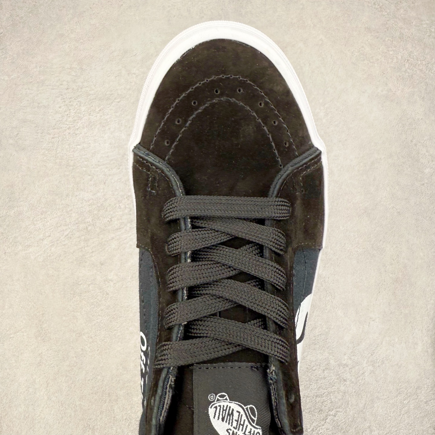 图片[4]-Vans Sk8-Low 黑白字母 范斯官方 防滑耐磨硫化帆布鞋 鞋面采用黑色帆布材质搭配VANS标志性Logo字母 极具辨识度 上脚百搭不出错 货号：VN0A5KXDY28 尺码：35 36 36.5 37 38 38.5 39 40 40.5 41 42 42.5 43 44-选品中心