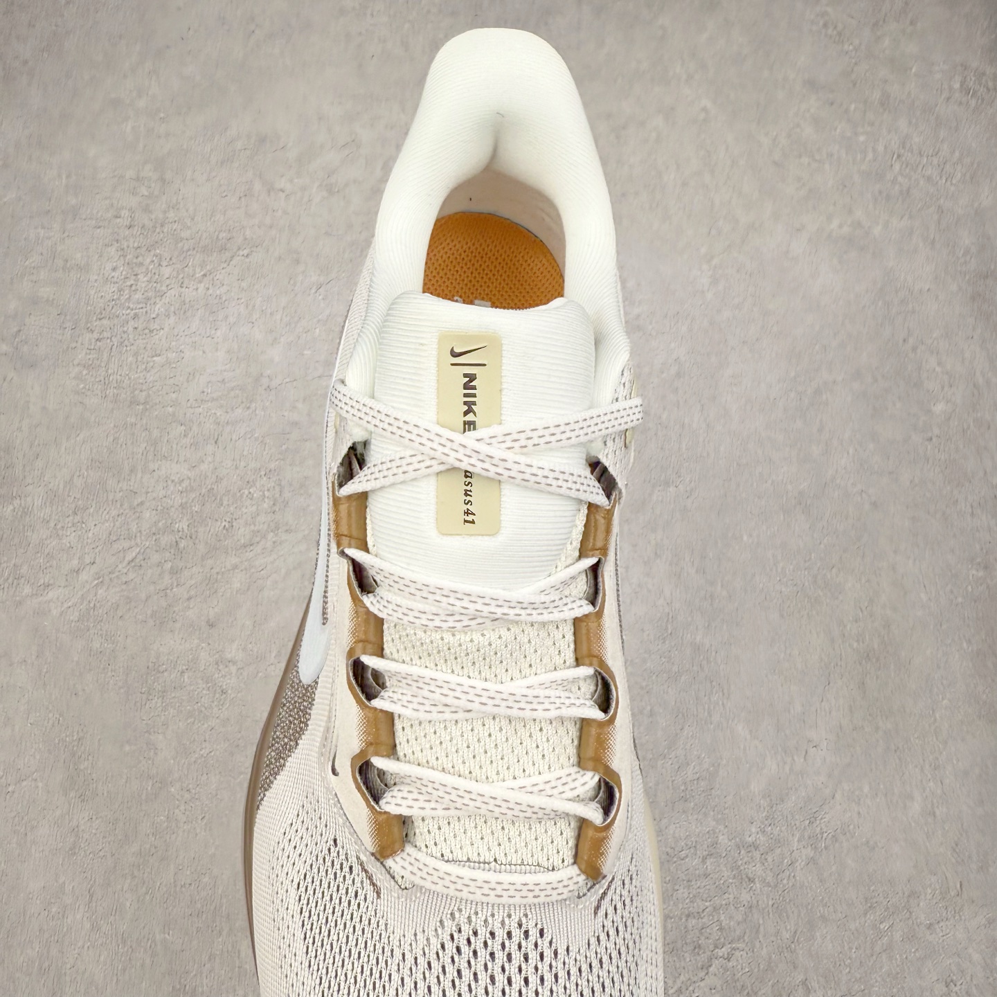 图片[5]-＃特价福利 NK Zoom Pegasus 飞马41代马拉松系列网面透气缓震疾速跑鞋 拥有 Zoom Air 一如既往的稳定感和流畅感 鞋面采用工程网眼设计 为特定高热区域营造出色透气性 进一步增加鞋面的穿孔数量 让足部能够快速散热 中足搭配 Flywire 飞线 在高速运动时营造舒适稳定的贴合感 内置Zoon气垫加持 动力十足 尺码：36 36.5 37.5 38 38.5 39 40 40.5 41 42 42.5 43 44 44.5 45-选品中心