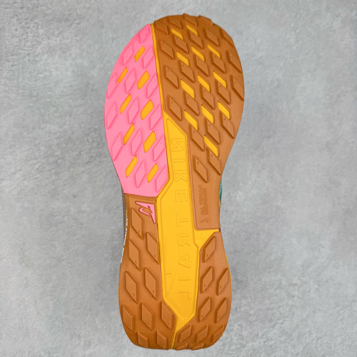 图片[9]-＃福利特价 NK JUNIPER TRAIL ATC Next Nature 越野跑步鞋 登月兼顾迅疾外观和稳固脚感 后跟覆面和中足动态支撑巧妙融合 缔造稳定顺畅的迈步体验 尺码：36 36.5 37.5 38 38.5 39 40 40.5 41 42 42.5 43 44 44.5 45-选品中心