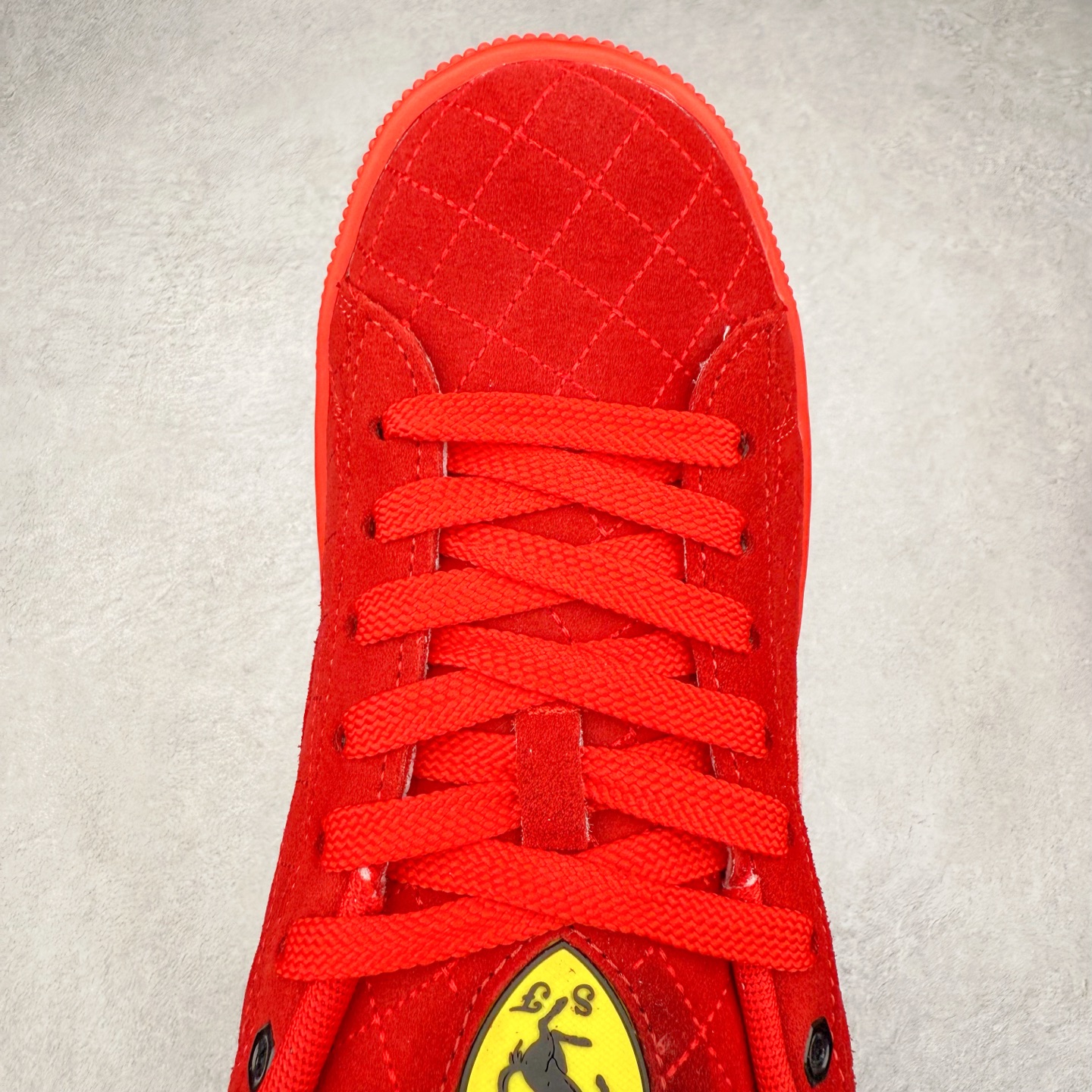 图片[4]-＃C版 PUMA SUEDE XL 彪马新款面包鞋男女同款复古休闲板鞋 赠送一双鞋带 鞋身通体采用细腻的麂皮材质 厚实柔软 质感出众 鞋侧保留PUMA标志性跑道图案 侧面与后跟点缀金属色PUMA LOGO 兼具辨识度与细节感 加厚鞋垫、饱满鞋舌 搭配加宽扁形鞋带 使得穿着感更加贴合与舒适 值得一提的是 本季SUEDE XL鞋款以黑色、红色及蓝色最为瞩目 经典黑的配色 在低调之余可轻松驾驭任何潮流风格造型 而高饱和度的配色 则是当之无愧的早春出街利器。货号： 395205 尺码：36 37 37.5 38 38.5 39 40 40.5 41 42 42.5 43 44 45-选品中心