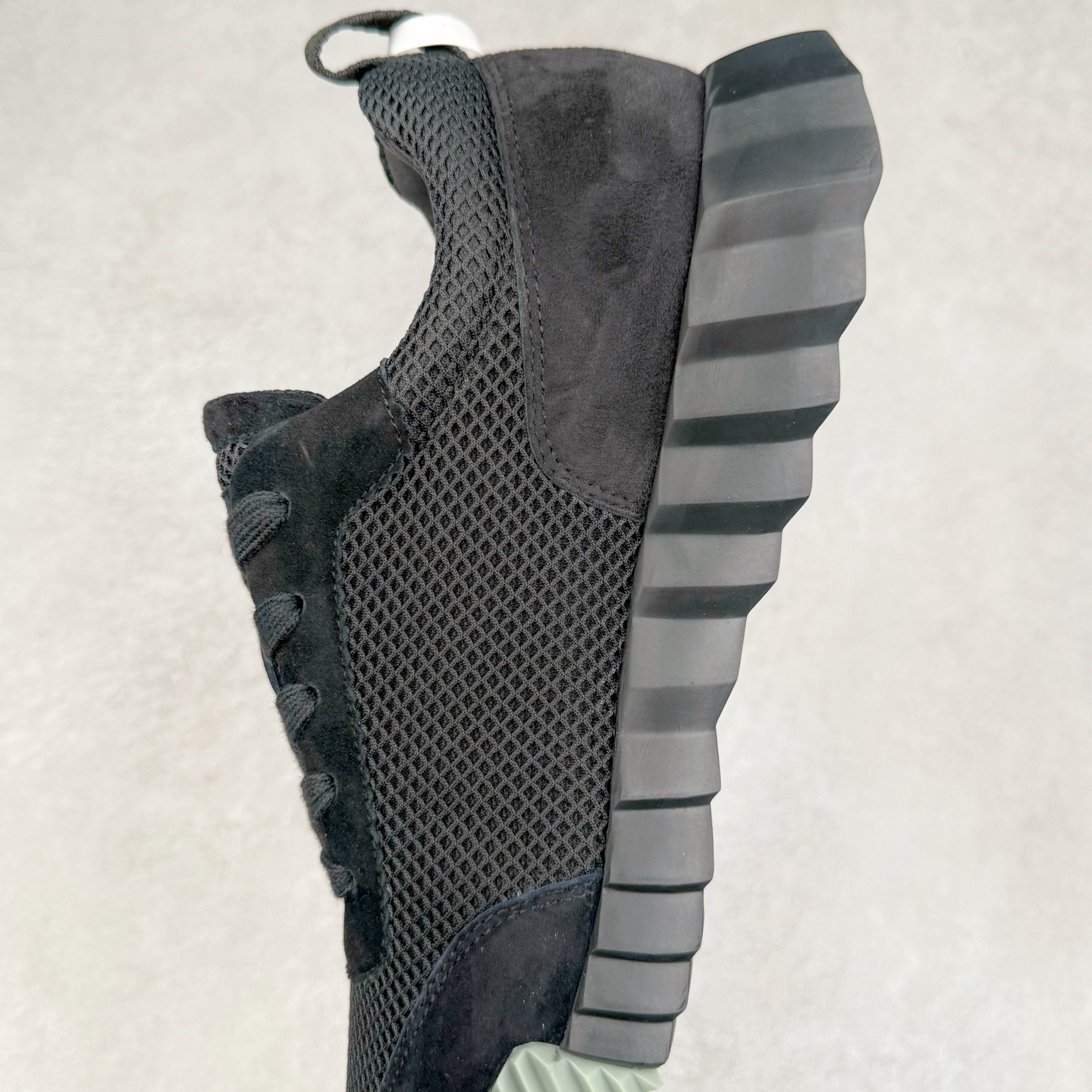 图片[7]-Hermes 爱马仕 Bouncing 老钱风 皮面款 低帮休闲鞋 海淘代购同渠道品质 高端零售 外贸充正专供 原版购入开发 ZP级全套包装 完美楦型 正确卡色 大底 质感媲美原版 细节与原版一致 请注意区分市面通货材 尺码：39 40 41 42 43 44 45-选品中心