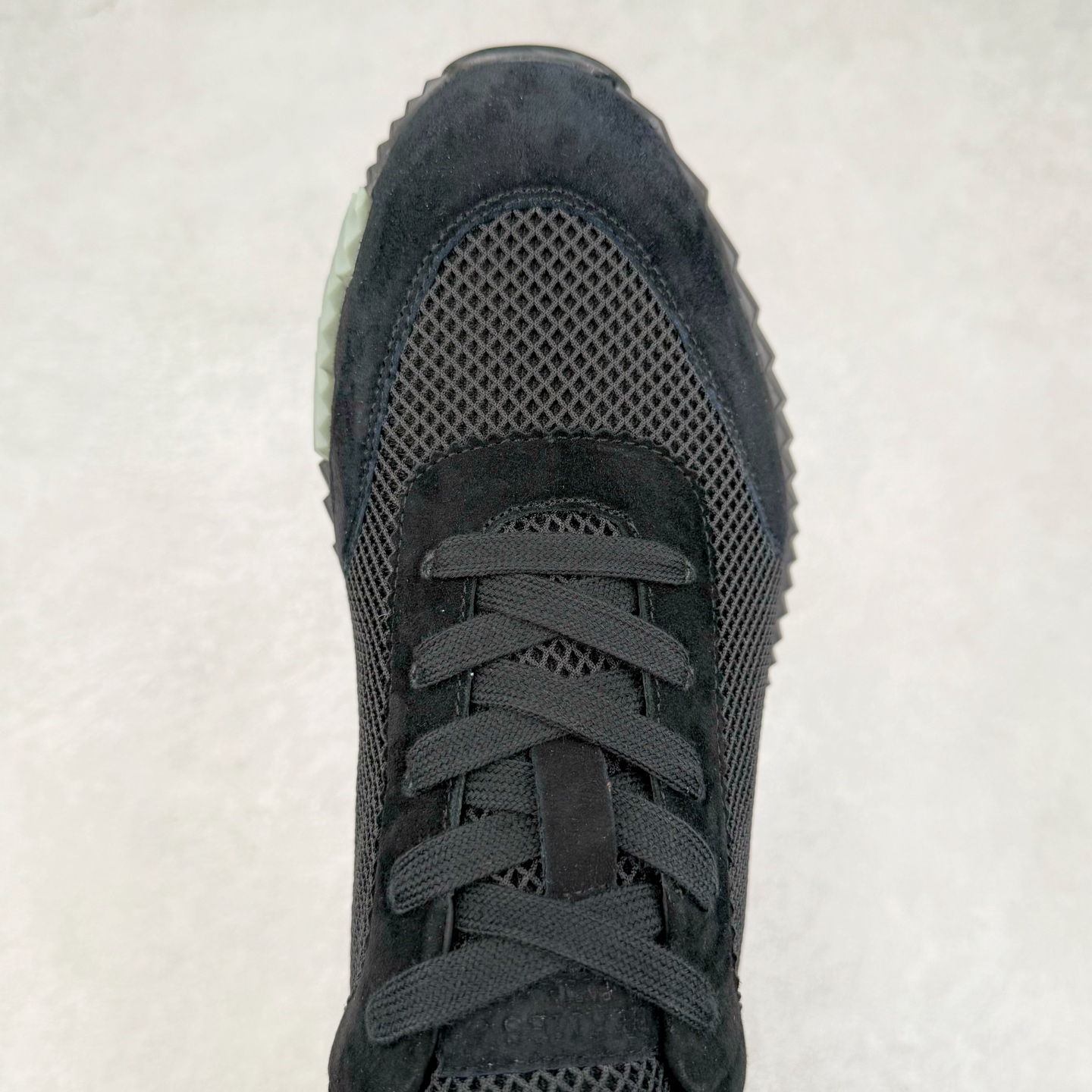 图片[4]-Hermes 爱马仕 Bouncing 老钱风 皮面款 低帮休闲鞋 海淘代购同渠道品质 高端零售 外贸充正专供 原版购入开发 ZP级全套包装 完美楦型 正确卡色 大底 质感媲美原版 细节与原版一致 请注意区分市面通货材 尺码：39 40 41 42 43 44 45-选品中心