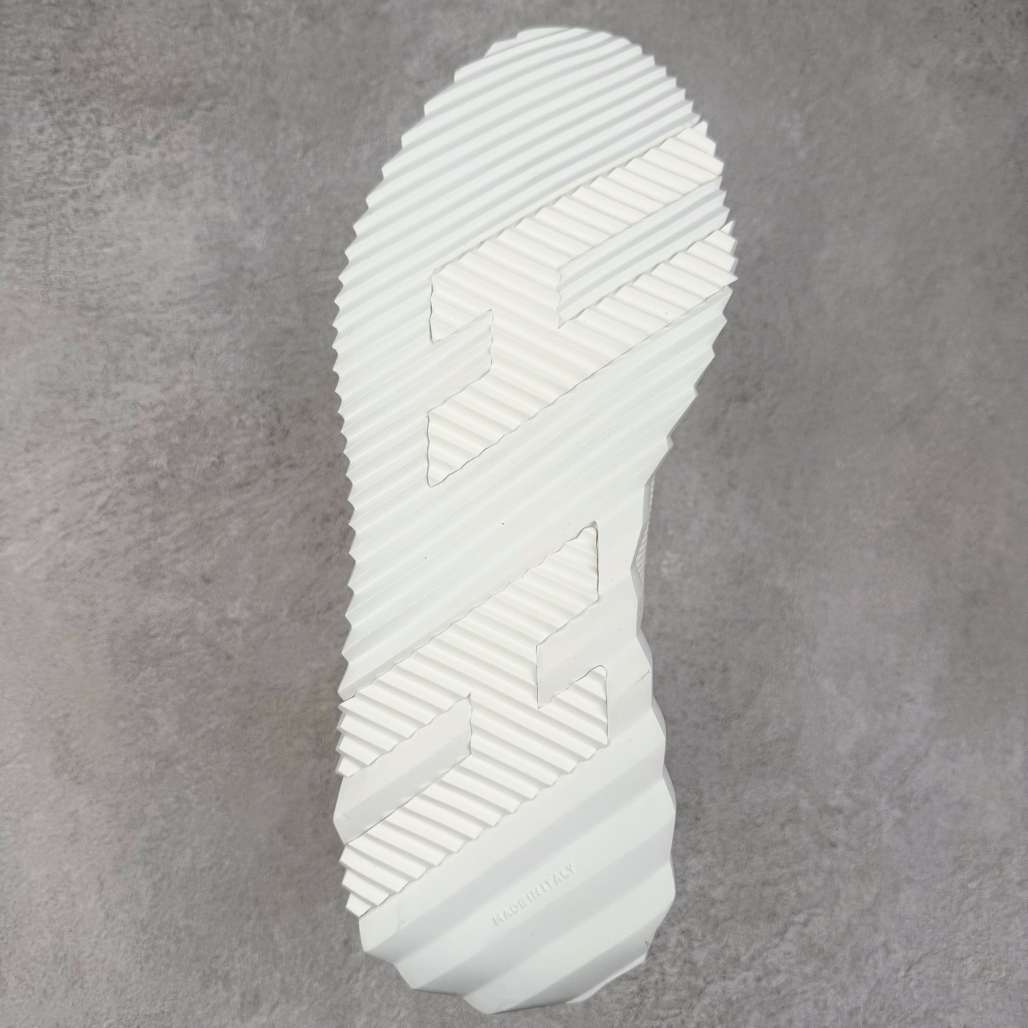 图片[9]-Hermes 爱马仕 Bouncing 老钱风 皮面款 低帮休闲鞋 海淘代购同渠道品质 高端零售 外贸充正专供 原版购入开发 ZP级全套包装 完美楦型 正确卡色 大底 质感媲美原版 细节与原版一致 请注意区分市面通货材 尺码：39 40 41 42 43 44 45-选品中心