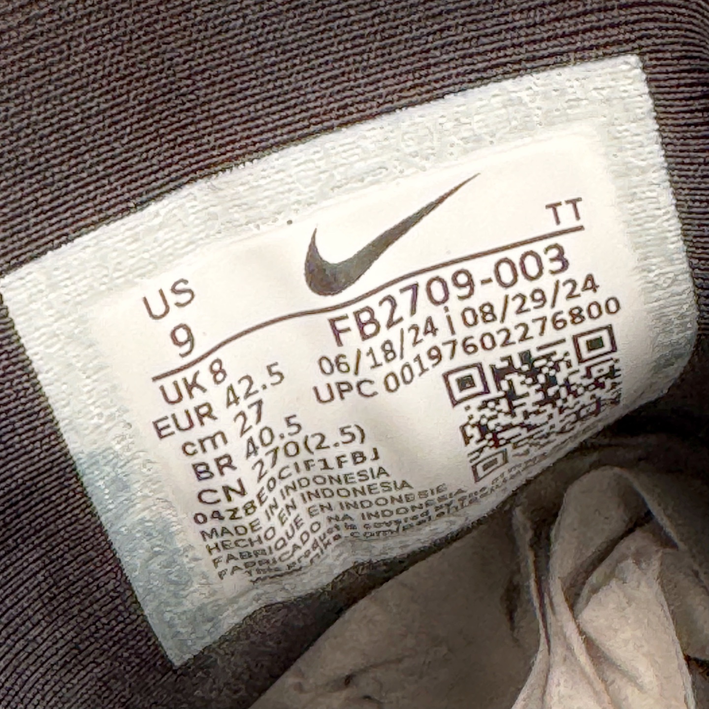 图片[15]-＃GX纯原 Corteiz x NK Air Max 95 联名复古舒适气垫运动鞋 黑金 FB2709-003 经典重温 外单专供大厂出品 品质稳定 一百余色 终端操作 鞋款设计灵感源于人体构造 中底设计基于人体的脊柱构造 是整体设计的核心 尼龙孔眼代表了肋骨 而分层式面板和网眼象征着肌肉纤维和肉体组织 Air Max 95采用了两个独立的吹塑成型的Air-Sole单元 并首次在前掌使用可视化气垫设计 Swoosh logo夜当作一个 点符号放在了鞋子的后帮位置 20年的发展让 AIR MAX 95有了不同的故事 20年后再度面向世人的时候 焕然一新的面貌 让人有了另外一种清新脱俗的感觉 尺码：40 40.5 41 42 42.5 43 44 44.5 45 45.5 46 47.5 48.5-选品中心