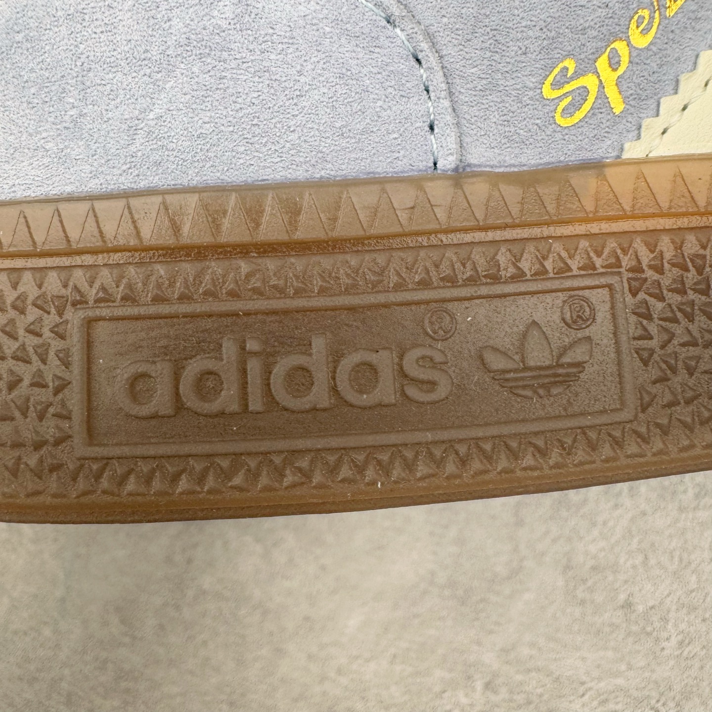 图片[17]-＃S2纯原 AD Originals Handball SPZL 手球运动员系列百搭休闲运动板鞋 KI5933 口碑大厂出品 品控大底版型不断改良更新 原厂皮料 原装过验内外标加持 全套原纸板楦头开发 确保原汁原味 完美呈现桑巴版型 一比一鞋头弧度高度鞋身弧度 数据细节工艺流程均保持一致 这款来自阿迪达斯的这款HANDBALL SPZL前身是一双手球运动鞋 这一次拿来复刻 所以鞋面的主要色彩选用了黑色 鞋面外侧除了Spezial字母之外还有三叶草标志 Handball SPZL作为复古手球训练鞋与作为室内足球鞋的Samba有着异曲同工之处 但是质感更为出众的鞋身以及丰富的配色选择比起Samba来讲可以说是更胜一筹了 尺码：36 36⅔ 37⅓ 38 38⅔ 39⅓ 40 40⅔ 41⅓ 42 42⅔ 43⅓ 44 45-选品中心