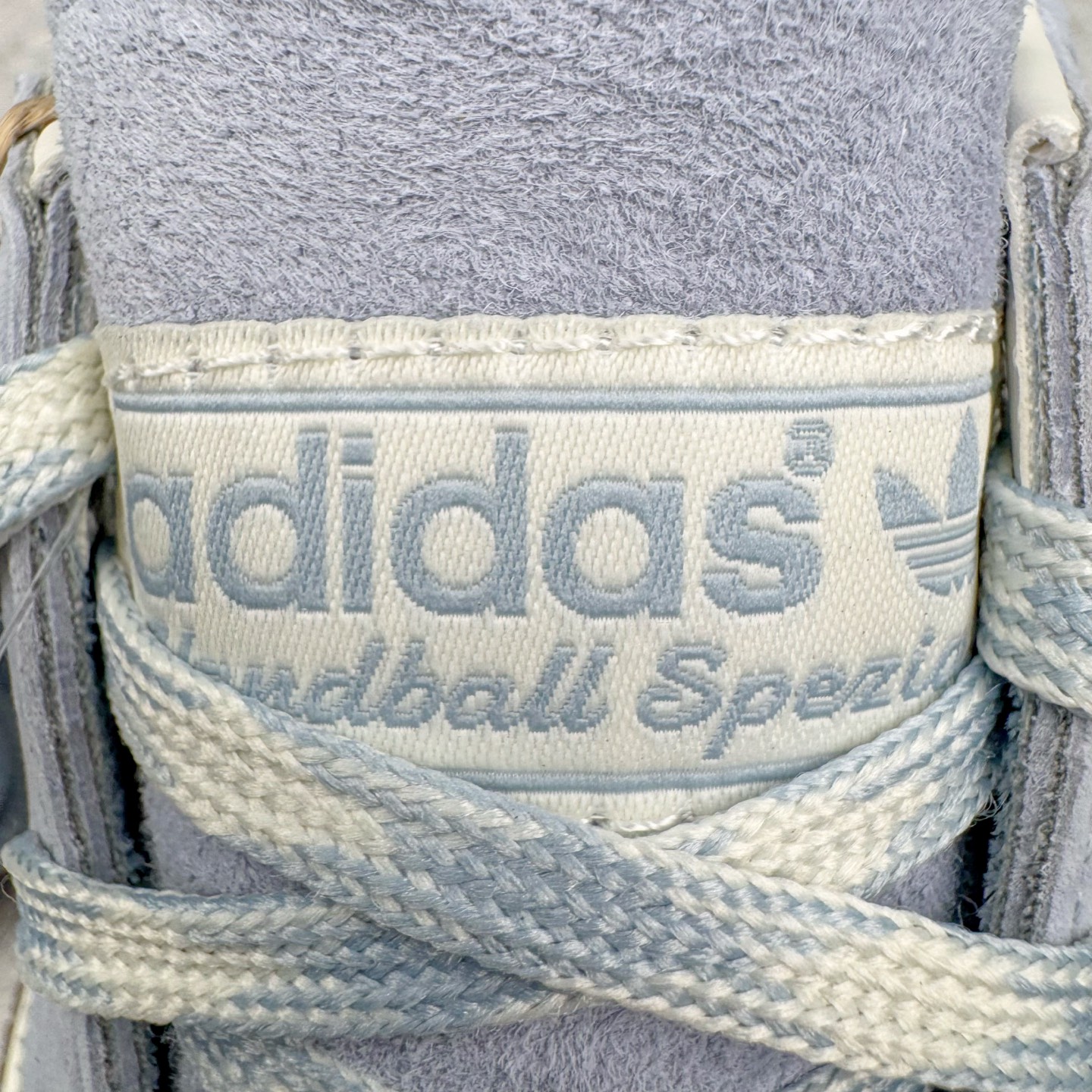 图片[13]-＃S2纯原 AD Originals Handball SPZL 手球运动员系列百搭休闲运动板鞋 KI5933 口碑大厂出品 品控大底版型不断改良更新 原厂皮料 原装过验内外标加持 全套原纸板楦头开发 确保原汁原味 完美呈现桑巴版型 一比一鞋头弧度高度鞋身弧度 数据细节工艺流程均保持一致 这款来自阿迪达斯的这款HANDBALL SPZL前身是一双手球运动鞋 这一次拿来复刻 所以鞋面的主要色彩选用了黑色 鞋面外侧除了Spezial字母之外还有三叶草标志 Handball SPZL作为复古手球训练鞋与作为室内足球鞋的Samba有着异曲同工之处 但是质感更为出众的鞋身以及丰富的配色选择比起Samba来讲可以说是更胜一筹了 尺码：36 36⅔ 37⅓ 38 38⅔ 39⅓ 40 40⅔ 41⅓ 42 42⅔ 43⅓ 44 45-选品中心