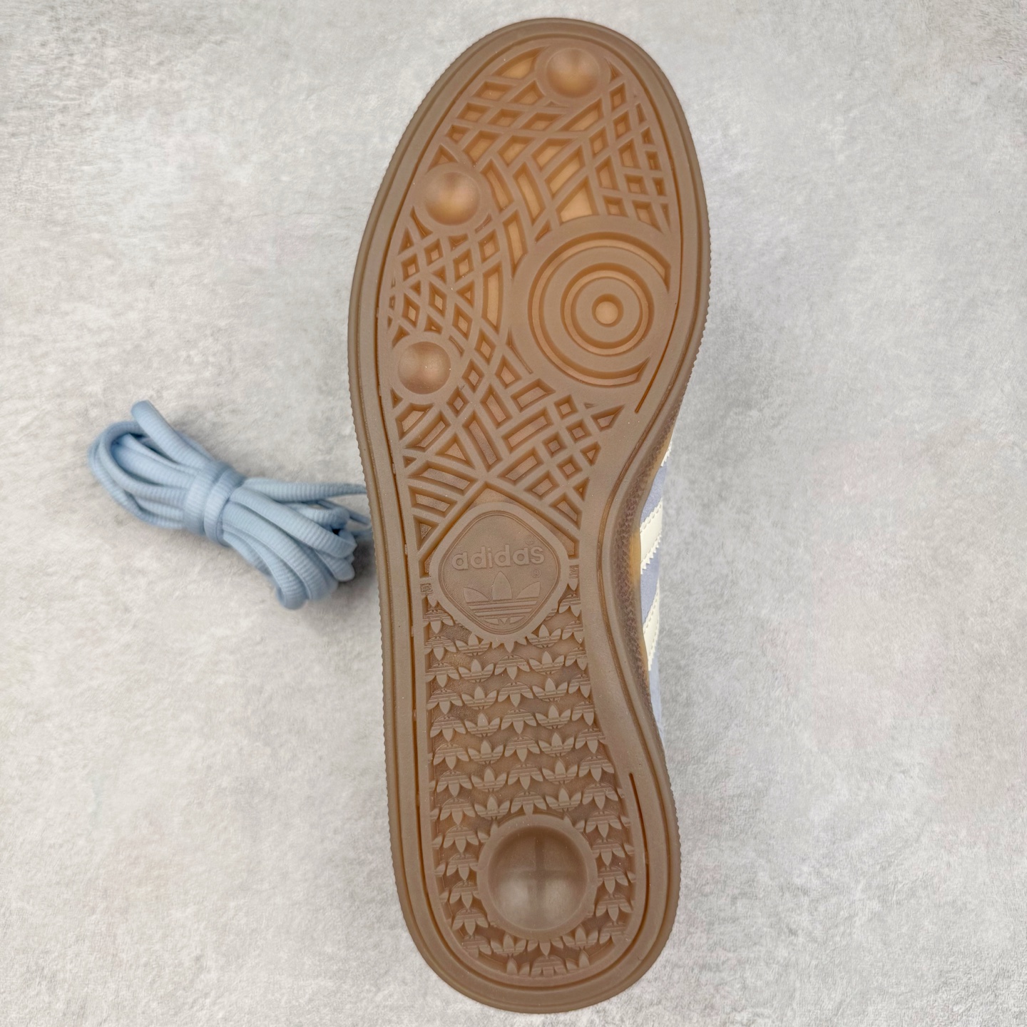 图片[9]-＃S2纯原 AD Originals Handball SPZL 手球运动员系列百搭休闲运动板鞋 KI5933 口碑大厂出品 品控大底版型不断改良更新 原厂皮料 原装过验内外标加持 全套原纸板楦头开发 确保原汁原味 完美呈现桑巴版型 一比一鞋头弧度高度鞋身弧度 数据细节工艺流程均保持一致 这款来自阿迪达斯的这款HANDBALL SPZL前身是一双手球运动鞋 这一次拿来复刻 所以鞋面的主要色彩选用了黑色 鞋面外侧除了Spezial字母之外还有三叶草标志 Handball SPZL作为复古手球训练鞋与作为室内足球鞋的Samba有着异曲同工之处 但是质感更为出众的鞋身以及丰富的配色选择比起Samba来讲可以说是更胜一筹了 尺码：36 36⅔ 37⅓ 38 38⅔ 39⅓ 40 40⅔ 41⅓ 42 42⅔ 43⅓ 44 45-选品中心