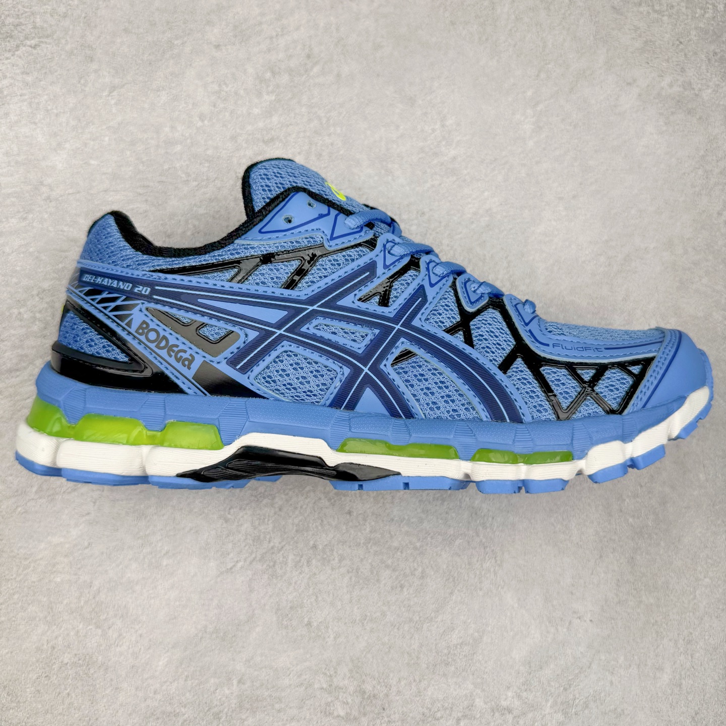 Asics Gel-kayano 20 亚瑟士舒适时尚低帮跑步鞋 GEL-KAYANO 20代问世于2013年以卓越的缓冲性能在长跑领域而闻名 该鞋款拥抱建筑美学 从建筑物和汽车中汲取设计灵感 富有科技感的外观造型 多功能性满足日常生活的使用需求 ASICS（亚瑟士）是日本实业家鬼冢喜八郎创立的跑鞋运动品牌，名字想法源自著名的拉丁谚语“AnimaSana In Corpore Sano”，意为“健全的精神寓于强健的体魄”。正如其名字的含义，ASICS亚瑟士一直坚信保持身体的健康与活力是打造健康快乐的生活方式的最佳途径。亚瑟士的跑鞋、篮球鞋等系列集专业与美貌于一身，拥有极高的热度。2016年，ASICS在“2016年日本最佳全球品牌”排行榜名列第17名。尺码：36 37 37.5 38 39 39.5 40 40.5 41.5 42 42.5 43.5 44 45-选品中心