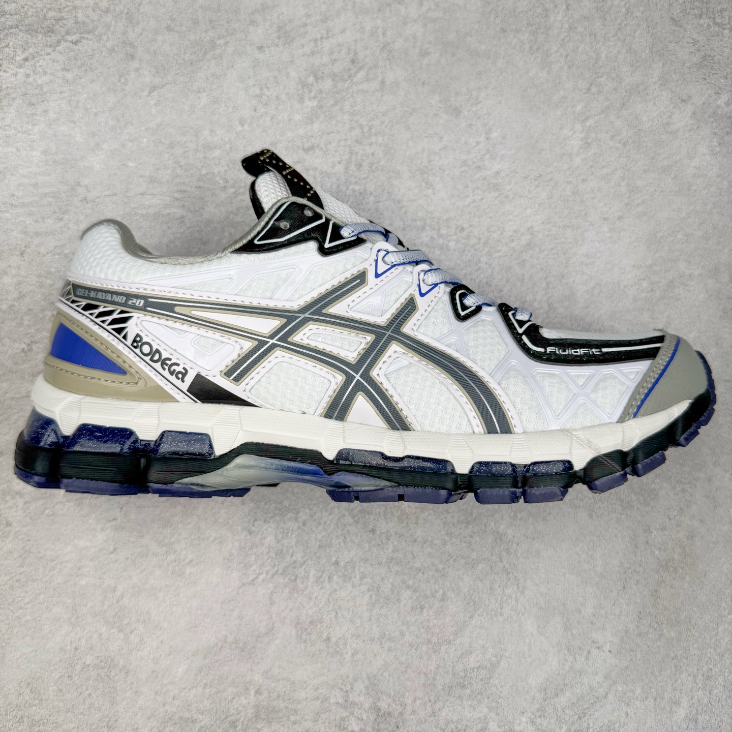 图片[7]-Asics Gel-kayano 20 亚瑟士舒适时尚低帮跑步鞋 GEL-KAYANO 20代问世于2013年以卓越的缓冲性能在长跑领域而闻名 该鞋款拥抱建筑美学 从建筑物和汽车中汲取设计灵感 富有科技感的外观造型 多功能性满足日常生活的使用需求 ASICS（亚瑟士）是日本实业家鬼冢喜八郎创立的跑鞋运动品牌，名字想法源自著名的拉丁谚语“AnimaSana In Corpore Sano”，意为“健全的精神寓于强健的体魄”。正如其名字的含义，ASICS亚瑟士一直坚信保持身体的健康与活力是打造健康快乐的生活方式的最佳途径。亚瑟士的跑鞋、篮球鞋等系列集专业与美貌于一身，拥有极高的热度。2016年，ASICS在“2016年日本最佳全球品牌”排行榜名列第17名。尺码：36 37 37.5 38 39 39.5 40 40.5 41.5 42 42.5 43.5 44 45-选品中心