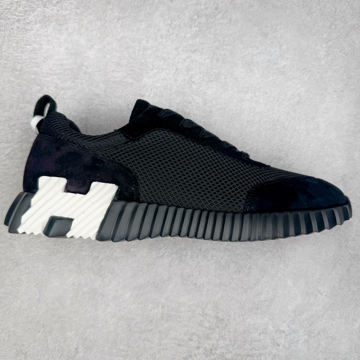 Hermes 爱马仕 Bouncing 老钱风 皮面款 低帮休闲鞋 海淘代购同渠道品质 高端零售 外贸充正专供 原版购入开发 ZP级全套包装 完美楦型 正确卡色 大底 质感媲美原版 细节与原版一致 请注意区分市面通货材 尺码:39 40 41 42 43 44 45-选品中心