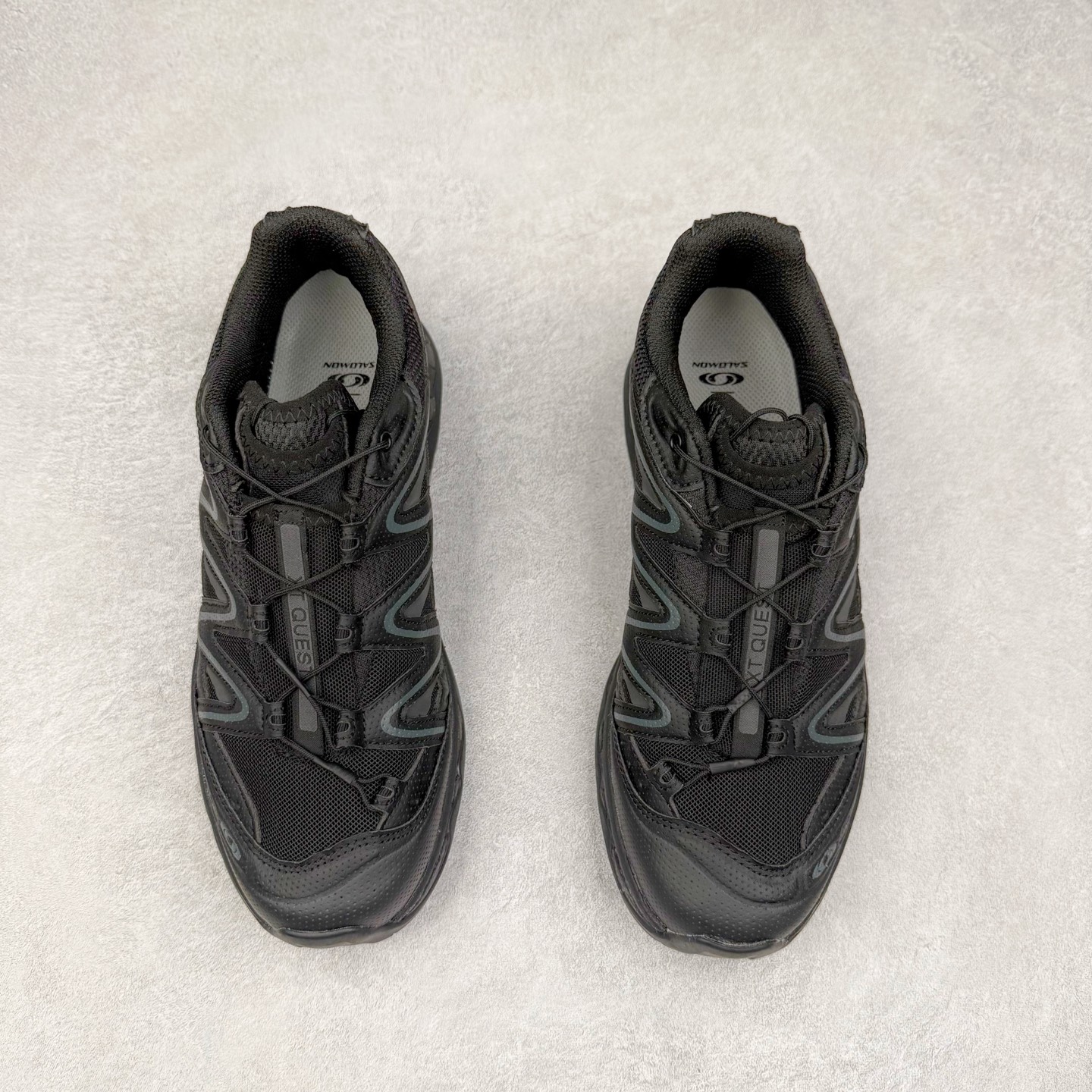 图片[2]-＃福利特价️ Salomon XT-QUEST ADV 萨洛蒙潮流越野机能户外功能鞋 纯原外贸平台特供订单 耗时半年巨作 全套原纸板楦头开发 原厂特供网布配套加持 确保原汁原味 完美呈现版型 原档数据独家私模五层组合大底 男女鞋同步官方开发至46.5 原装Ortholite轻量化鞋垫 中底布带钢印编号 原厂TPU锁扣 进口港宝加持 后跟自然饱满 还原公司包裹性 基于 SALOMON 初代 XT 鞋身造型并搭载 4D ADVANCED CHASSIS™ 大底打造而成 为这款 XT-QUEST 带来了多项足部控制与保护等功能性 如在运动过程中控制左右晃动的过程而提高稳定性、改善长途越野过程中足中到足尖的过渡、提高感知岩石的精确度以抵抗尖锐物体对脚底的伤害以及采用动态缓冲来增强穿着舒适感 从而减轻疲劳感 使 XT-QUEST 成为一双舒适且安全的户外之履 尺码：36 36.5 37.5 38 38.5 39 40 40.5 41 42 42.5 43 44 44.5 45-选品中心