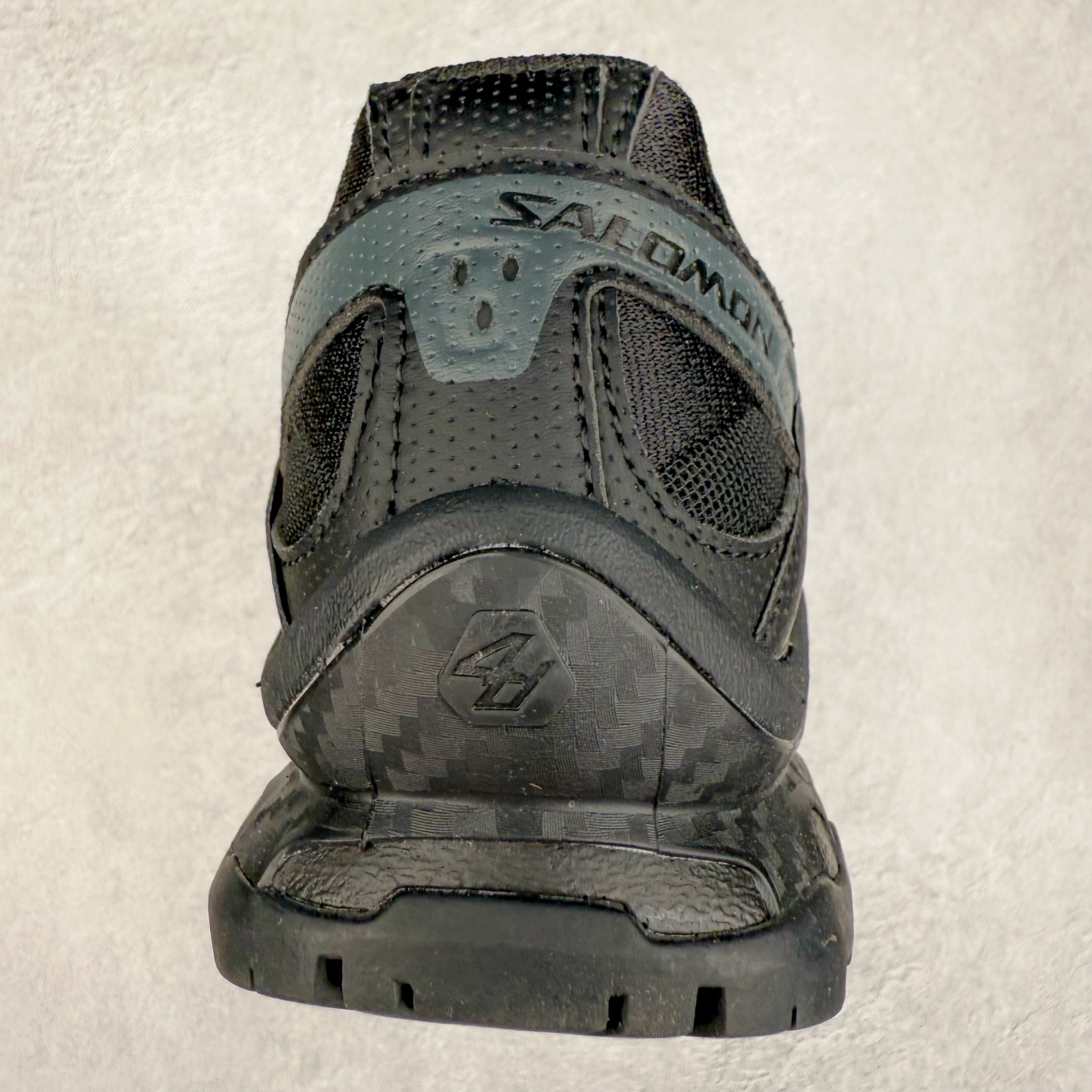 图片[8]-＃福利特价️ Salomon XT-QUEST ADV 萨洛蒙潮流越野机能户外功能鞋 纯原外贸平台特供订单 耗时半年巨作 全套原纸板楦头开发 原厂特供网布配套加持 确保原汁原味 完美呈现版型 原档数据独家私模五层组合大底 男女鞋同步官方开发至46.5 原装Ortholite轻量化鞋垫 中底布带钢印编号 原厂TPU锁扣 进口港宝加持 后跟自然饱满 还原公司包裹性 基于 SALOMON 初代 XT 鞋身造型并搭载 4D ADVANCED CHASSIS™ 大底打造而成 为这款 XT-QUEST 带来了多项足部控制与保护等功能性 如在运动过程中控制左右晃动的过程而提高稳定性、改善长途越野过程中足中到足尖的过渡、提高感知岩石的精确度以抵抗尖锐物体对脚底的伤害以及采用动态缓冲来增强穿着舒适感 从而减轻疲劳感 使 XT-QUEST 成为一双舒适且安全的户外之履 尺码：36 36.5 37.5 38 38.5 39 40 40.5 41 42 42.5 43 44 44.5 45-选品中心