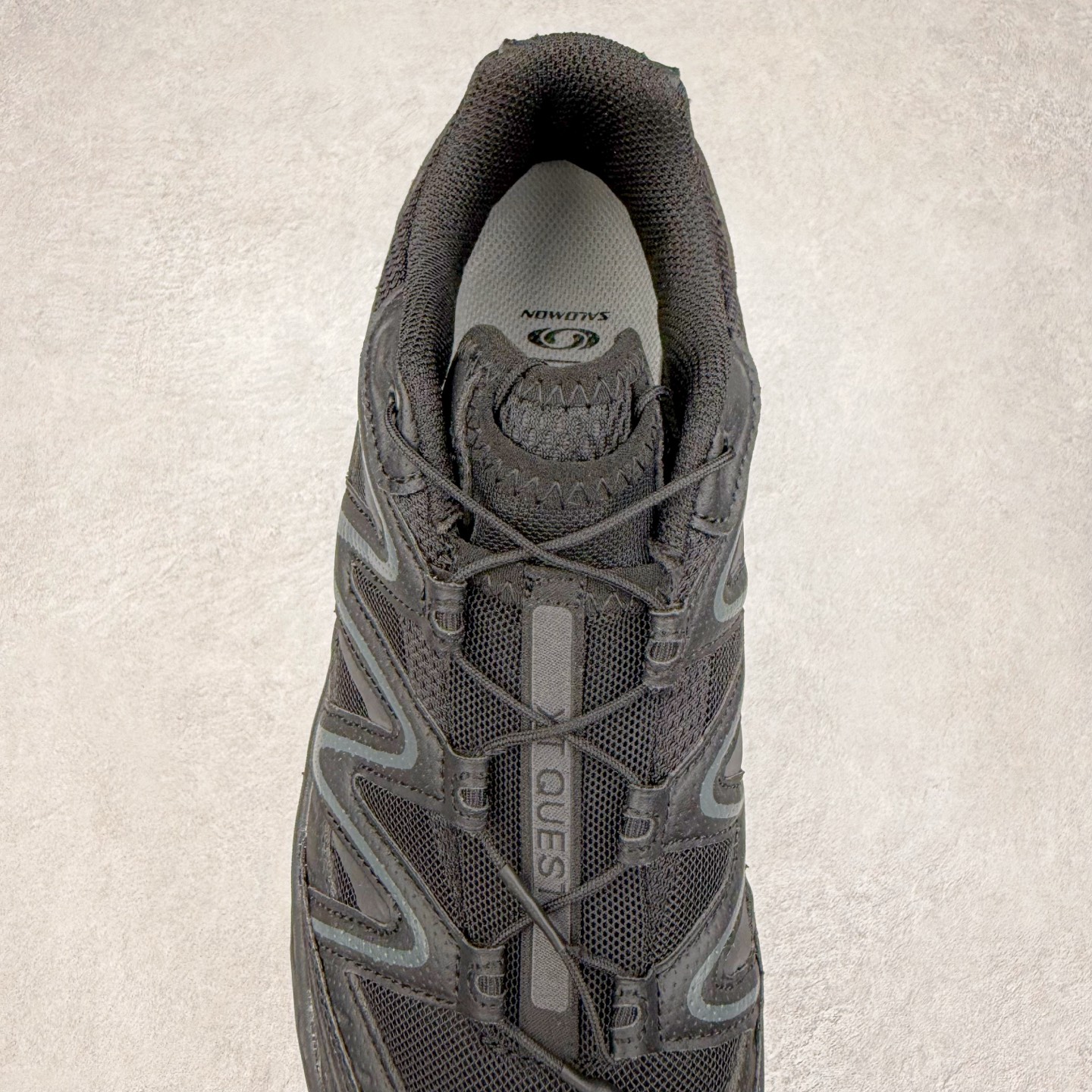 图片[5]-＃福利特价️ Salomon XT-QUEST ADV 萨洛蒙潮流越野机能户外功能鞋 纯原外贸平台特供订单 耗时半年巨作 全套原纸板楦头开发 原厂特供网布配套加持 确保原汁原味 完美呈现版型 原档数据独家私模五层组合大底 男女鞋同步官方开发至46.5 原装Ortholite轻量化鞋垫 中底布带钢印编号 原厂TPU锁扣 进口港宝加持 后跟自然饱满 还原公司包裹性 基于 SALOMON 初代 XT 鞋身造型并搭载 4D ADVANCED CHASSIS™ 大底打造而成 为这款 XT-QUEST 带来了多项足部控制与保护等功能性 如在运动过程中控制左右晃动的过程而提高稳定性、改善长途越野过程中足中到足尖的过渡、提高感知岩石的精确度以抵抗尖锐物体对脚底的伤害以及采用动态缓冲来增强穿着舒适感 从而减轻疲劳感 使 XT-QUEST 成为一双舒适且安全的户外之履 尺码：36 36.5 37.5 38 38.5 39 40 40.5 41 42 42.5 43 44 44.5 45-选品中心