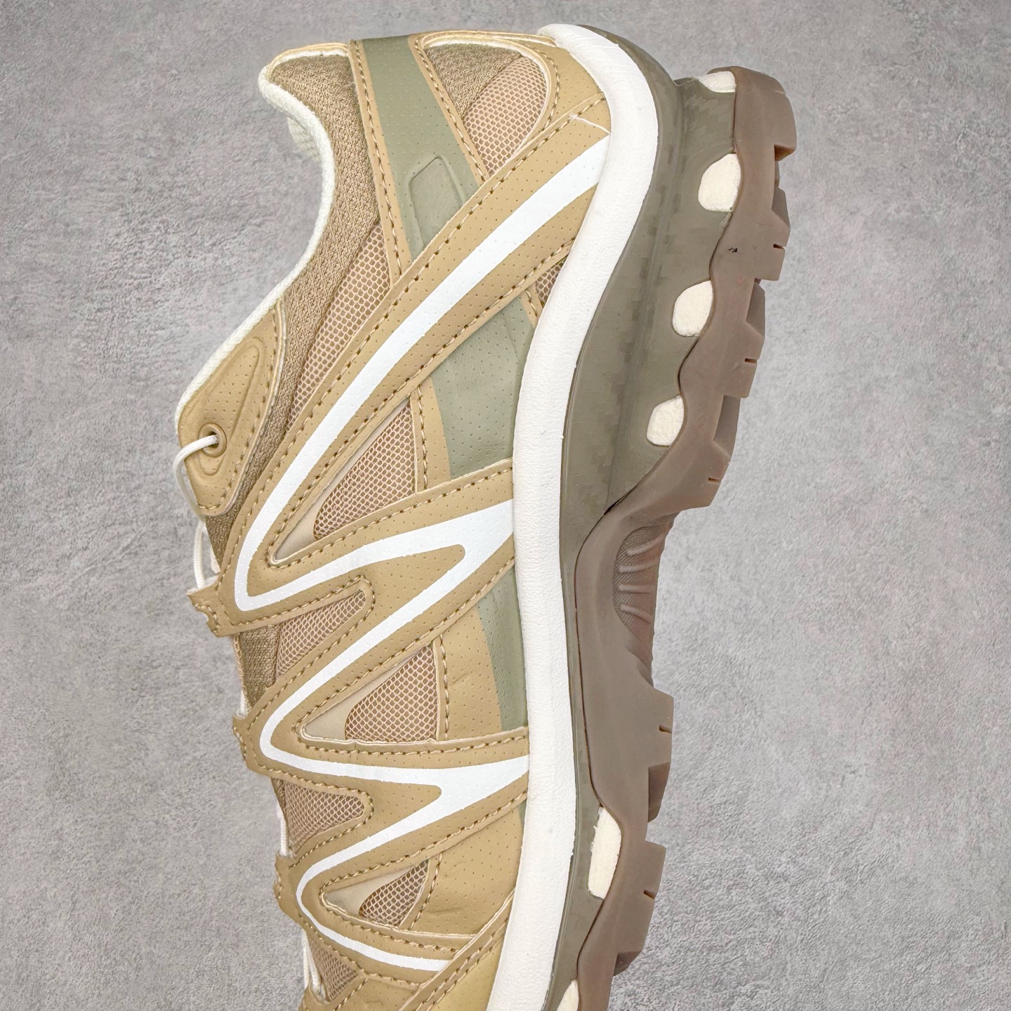 图片[7]-＃福利特价️ Salomon XT-QUEST ADV 萨洛蒙潮流越野机能户外功能鞋 纯原外贸平台特供订单 耗时半年巨作 全套原纸板楦头开发 原厂特供网布配套加持 确保原汁原味 完美呈现版型 原档数据独家私模五层组合大底 男女鞋同步官方开发至46.5 原装Ortholite轻量化鞋垫 中底布带钢印编号 原厂TPU锁扣 进口港宝加持 后跟自然饱满 还原公司包裹性 基于 SALOMON 初代 XT 鞋身造型并搭载 4D ADVANCED CHASSIS™ 大底打造而成 为这款 XT-QUEST 带来了多项足部控制与保护等功能性 如在运动过程中控制左右晃动的过程而提高稳定性、改善长途越野过程中足中到足尖的过渡、提高感知岩石的精确度以抵抗尖锐物体对脚底的伤害以及采用动态缓冲来增强穿着舒适感 从而减轻疲劳感 使 XT-QUEST 成为一双舒适且安全的户外之履 尺码：36 36.5 37.5 38 38.5 39 40 40.5 41 42 42.5 43 44 44.5 45-选品中心