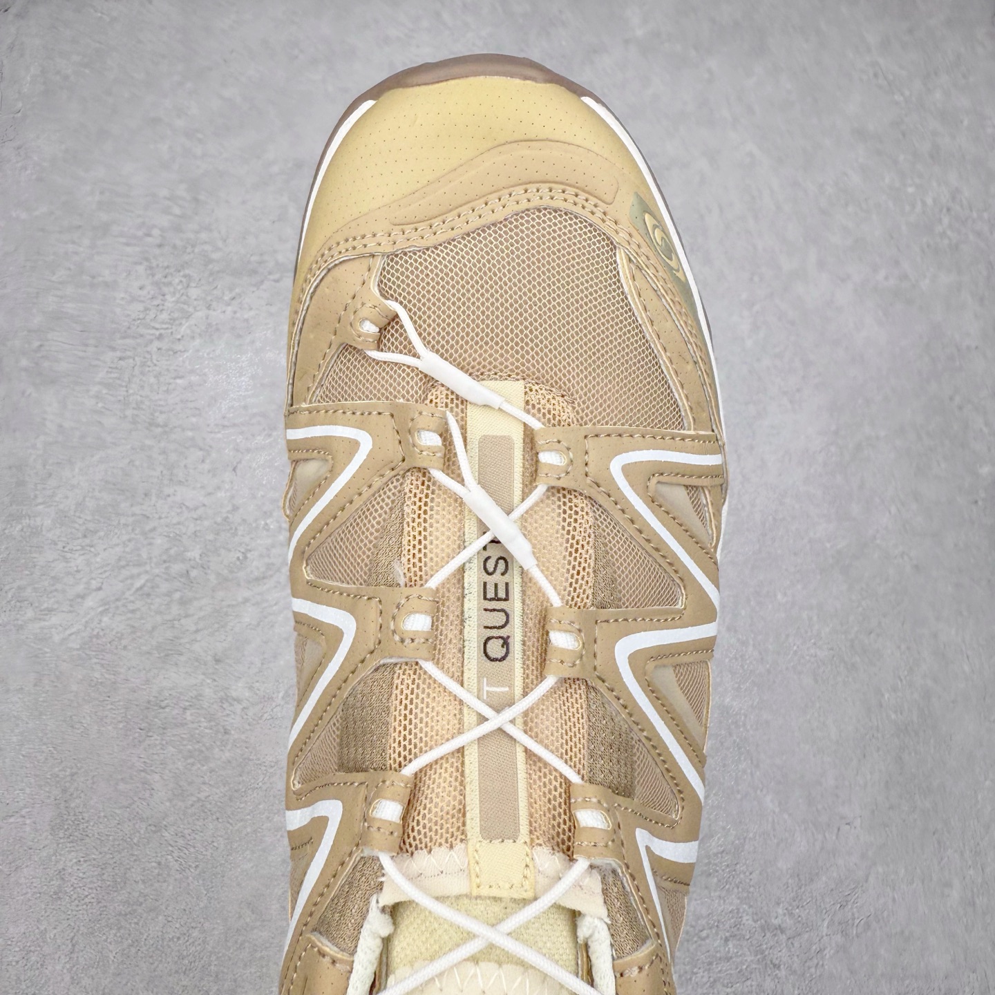 图片[4]-＃福利特价️ Salomon XT-QUEST ADV 萨洛蒙潮流越野机能户外功能鞋 纯原外贸平台特供订单 耗时半年巨作 全套原纸板楦头开发 原厂特供网布配套加持 确保原汁原味 完美呈现版型 原档数据独家私模五层组合大底 男女鞋同步官方开发至46.5 原装Ortholite轻量化鞋垫 中底布带钢印编号 原厂TPU锁扣 进口港宝加持 后跟自然饱满 还原公司包裹性 基于 SALOMON 初代 XT 鞋身造型并搭载 4D ADVANCED CHASSIS™ 大底打造而成 为这款 XT-QUEST 带来了多项足部控制与保护等功能性 如在运动过程中控制左右晃动的过程而提高稳定性、改善长途越野过程中足中到足尖的过渡、提高感知岩石的精确度以抵抗尖锐物体对脚底的伤害以及采用动态缓冲来增强穿着舒适感 从而减轻疲劳感 使 XT-QUEST 成为一双舒适且安全的户外之履 尺码：36 36.5 37.5 38 38.5 39 40 40.5 41 42 42.5 43 44 44.5 45-选品中心