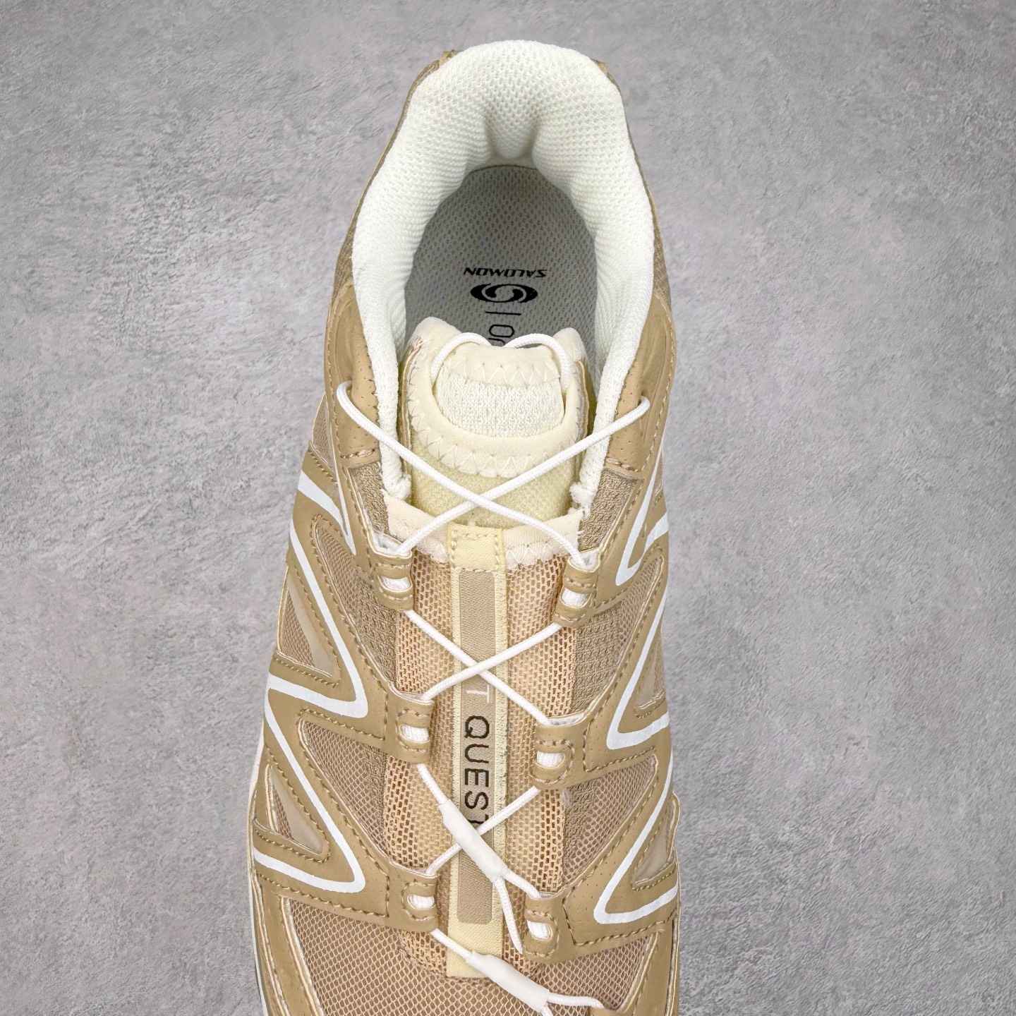 图片[5]-＃福利特价️ Salomon XT-QUEST ADV 萨洛蒙潮流越野机能户外功能鞋 纯原外贸平台特供订单 耗时半年巨作 全套原纸板楦头开发 原厂特供网布配套加持 确保原汁原味 完美呈现版型 原档数据独家私模五层组合大底 男女鞋同步官方开发至46.5 原装Ortholite轻量化鞋垫 中底布带钢印编号 原厂TPU锁扣 进口港宝加持 后跟自然饱满 还原公司包裹性 基于 SALOMON 初代 XT 鞋身造型并搭载 4D ADVANCED CHASSIS™ 大底打造而成 为这款 XT-QUEST 带来了多项足部控制与保护等功能性 如在运动过程中控制左右晃动的过程而提高稳定性、改善长途越野过程中足中到足尖的过渡、提高感知岩石的精确度以抵抗尖锐物体对脚底的伤害以及采用动态缓冲来增强穿着舒适感 从而减轻疲劳感 使 XT-QUEST 成为一双舒适且安全的户外之履 尺码：36 36.5 37.5 38 38.5 39 40 40.5 41 42 42.5 43 44 44.5 45-选品中心