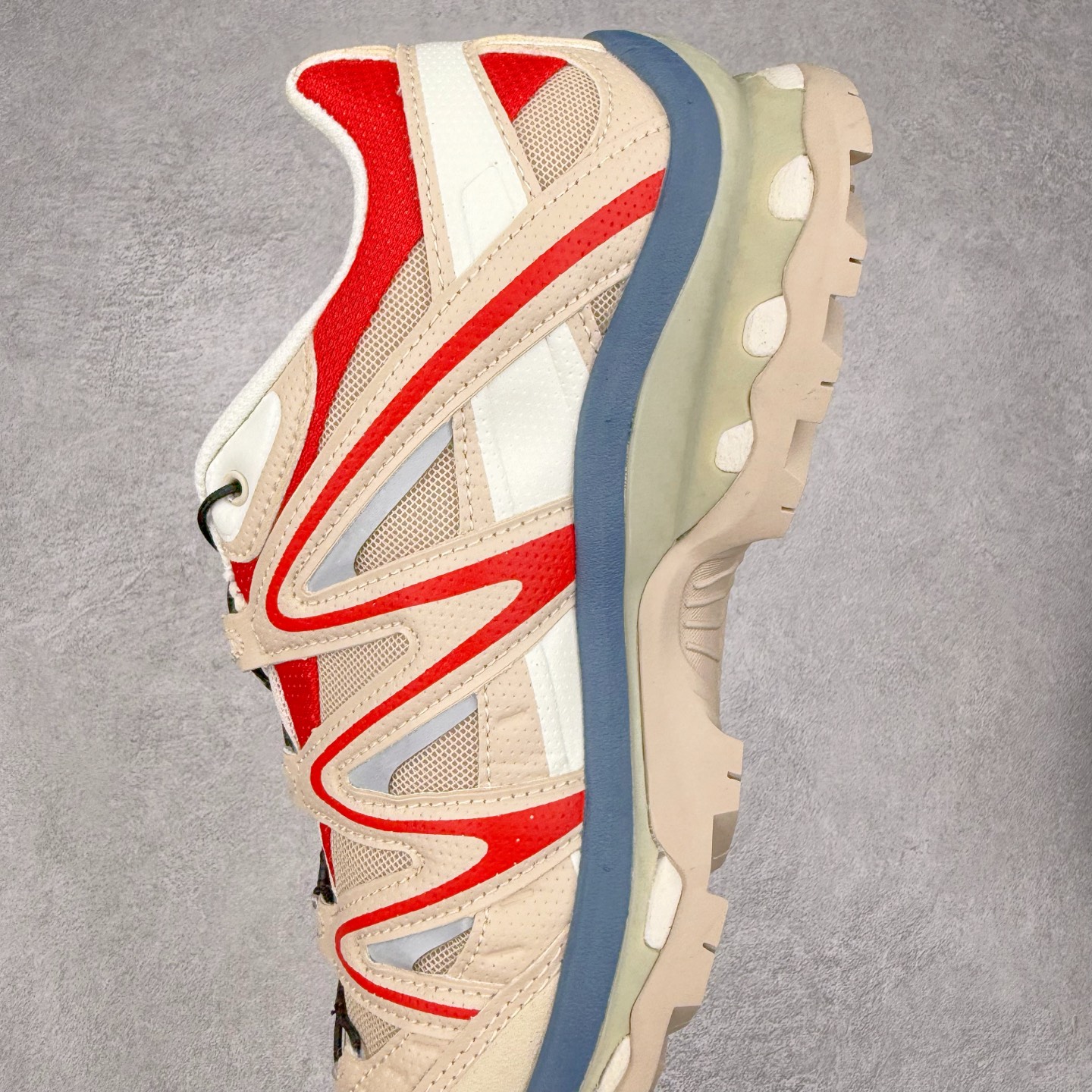 图片[7]-＃福利特价️ Salomon XT-QUEST ADV 萨洛蒙潮流越野机能户外功能鞋 纯原外贸平台特供订单 耗时半年巨作 全套原纸板楦头开发 原厂特供网布配套加持 确保原汁原味 完美呈现版型 原档数据独家私模五层组合大底 男女鞋同步官方开发至46.5 原装Ortholite轻量化鞋垫 中底布带钢印编号 原厂TPU锁扣 进口港宝加持 后跟自然饱满 还原公司包裹性 基于 SALOMON 初代 XT 鞋身造型并搭载 4D ADVANCED CHASSIS™ 大底打造而成 为这款 XT-QUEST 带来了多项足部控制与保护等功能性 如在运动过程中控制左右晃动的过程而提高稳定性、改善长途越野过程中足中到足尖的过渡、提高感知岩石的精确度以抵抗尖锐物体对脚底的伤害以及采用动态缓冲来增强穿着舒适感 从而减轻疲劳感 使 XT-QUEST 成为一双舒适且安全的户外之履 尺码：36 36.5 37.5 38 38.5 39 40 40.5 41 42 42.5 43 44 44.5 45-选品中心