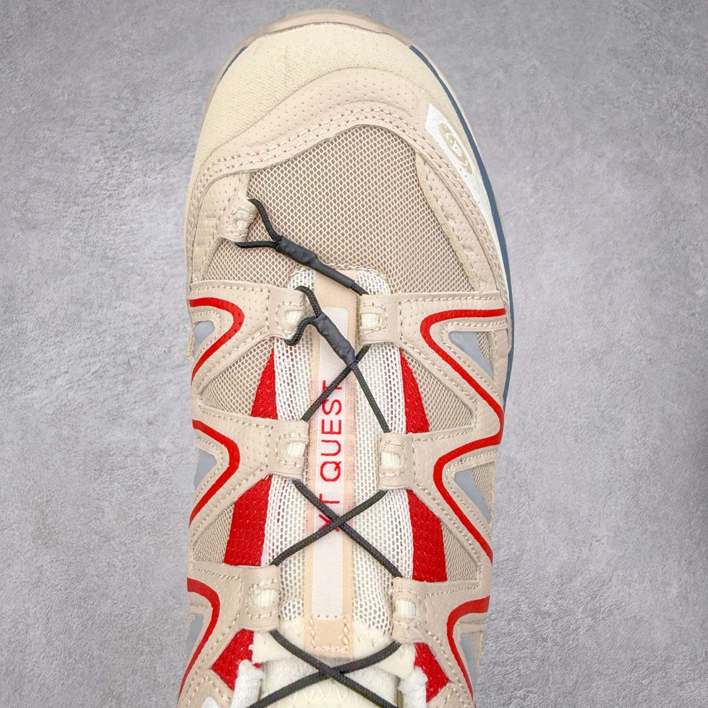 图片[4]-＃福利特价️ Salomon XT-QUEST ADV 萨洛蒙潮流越野机能户外功能鞋 纯原外贸平台特供订单 耗时半年巨作 全套原纸板楦头开发 原厂特供网布配套加持 确保原汁原味 完美呈现版型 原档数据独家私模五层组合大底 男女鞋同步官方开发至46.5 原装Ortholite轻量化鞋垫 中底布带钢印编号 原厂TPU锁扣 进口港宝加持 后跟自然饱满 还原公司包裹性 基于 SALOMON 初代 XT 鞋身造型并搭载 4D ADVANCED CHASSIS™ 大底打造而成 为这款 XT-QUEST 带来了多项足部控制与保护等功能性 如在运动过程中控制左右晃动的过程而提高稳定性、改善长途越野过程中足中到足尖的过渡、提高感知岩石的精确度以抵抗尖锐物体对脚底的伤害以及采用动态缓冲来增强穿着舒适感 从而减轻疲劳感 使 XT-QUEST 成为一双舒适且安全的户外之履 尺码：36 36.5 37.5 38 38.5 39 40 40.5 41 42 42.5 43 44 44.5 45-选品中心