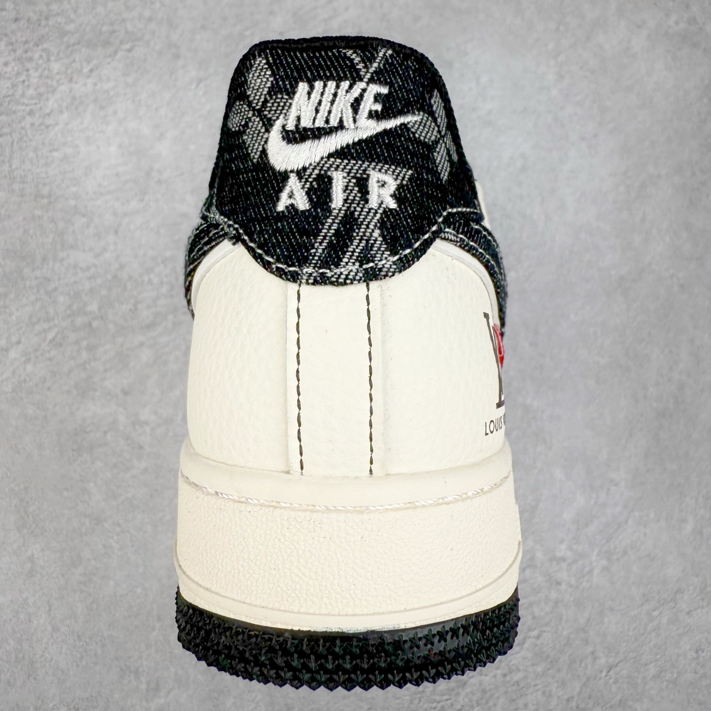 图片[8]-NK Air Force 1´07 Low 空军一号低帮百搭休闲运动板鞋 YX5066-347 柔软、弹性十足的缓震性能和出色的中底设计 横跨复古与现代的外型结合 造就出风靡全球 三十多年的Force 1 直到今天还深受青睐 实拍调校N版已经零色差零失真 百分百还原实物色彩所见即所得 不存在货不对板色差等低级问题 选购参考实物拍摄 不混卖不参货 只用心做好货严格选品 承诺混一赔十 尺码：36 36.5 37.5 38 38.5 39 40 40.5 41 42 42.5 43 44 44.5 45-选品中心