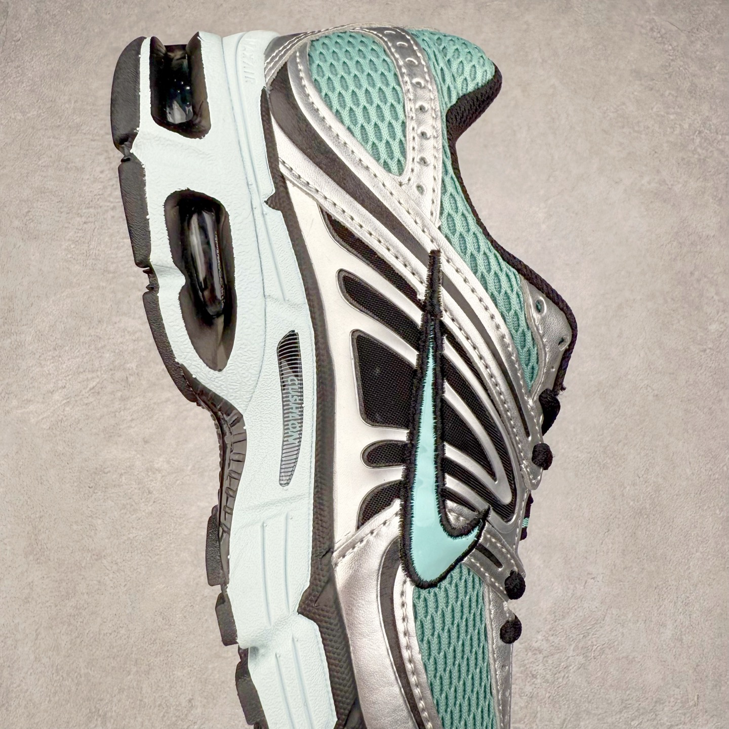 图片[6]-NK Air Max Moto 2K 舒适百搭耐磨 低帮跑步鞋 实拍调校N版已经零色差零失真 百分百还原实物色彩所见即所得 不存在货不对板色差等低级问题 选购参考实物拍摄 不混卖不参货 只用心做好货严格选品 承诺混一赔十 尺码：36 36.5 37.5 38 38.5 39 40 40.5 41 42 42.5 43 44 44.5 45-选品中心