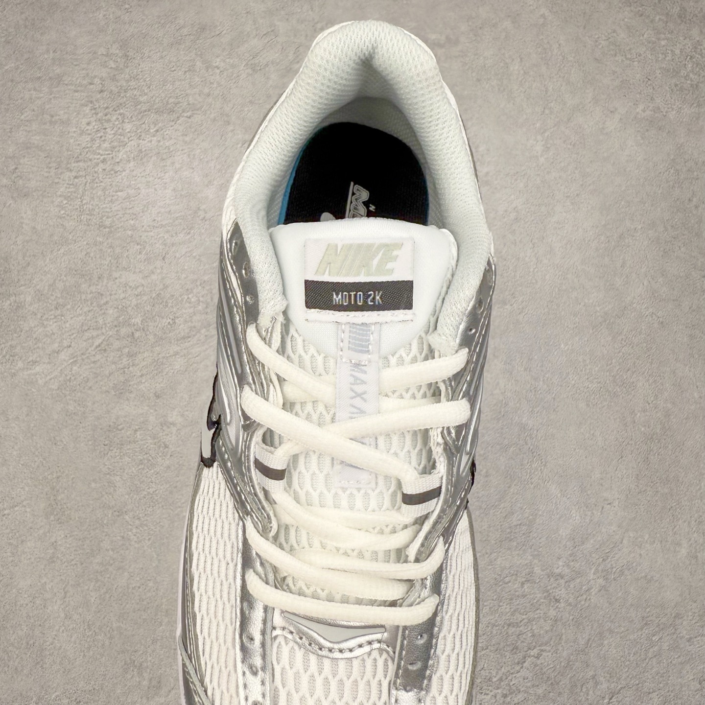 图片[5]-NK Air Max Moto 2K 舒适百搭耐磨 低帮跑步鞋 实拍调校N版已经零色差零失真 百分百还原实物色彩所见即所得 不存在货不对板色差等低级问题 选购参考实物拍摄 不混卖不参货 只用心做好货严格选品 承诺混一赔十 尺码：36 36.5 37.5 38 38.5 39 40 40.5 41 42 42.5 43 44 44.5 45-选品中心